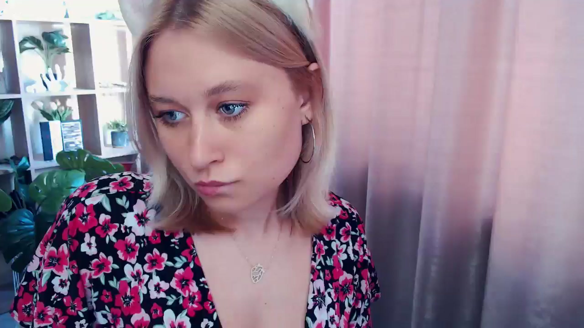 Gallery image thumbnail from Kukla_kolduna's myfreecams stream on, 06/29/2025, 15:47 image 7 of 20