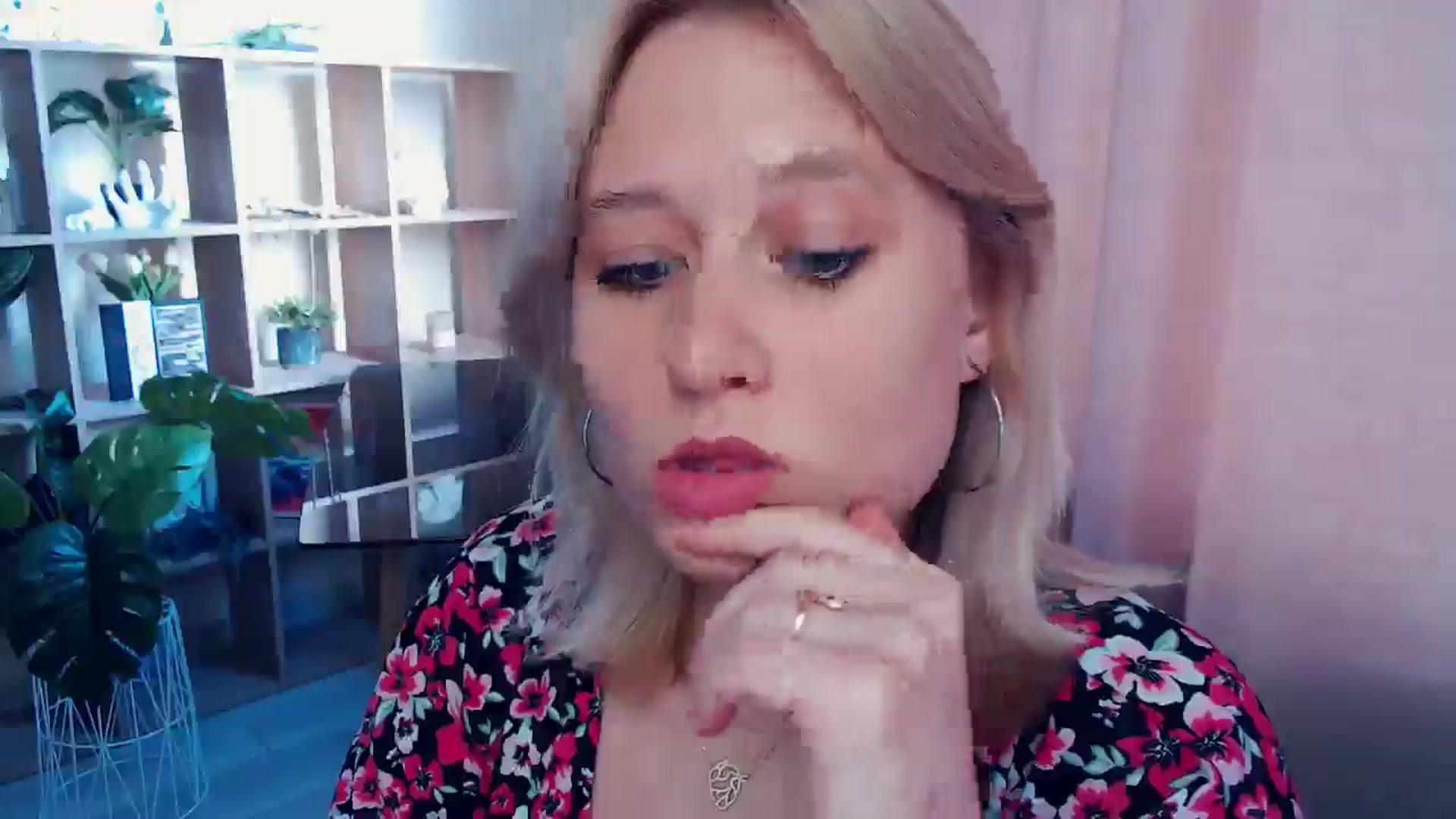 Gallery image thumbnail from Kukla_kolduna's myfreecams stream on, 06/29/2025, 15:47 image 13 of 20