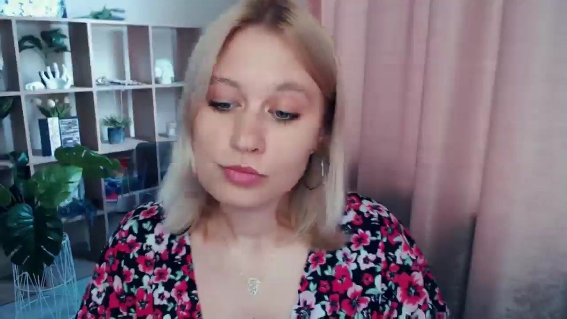 Gallery image thumbnail from Kukla_kolduna's myfreecams stream on, 06/29/2025, 15:47 image 3 of 20