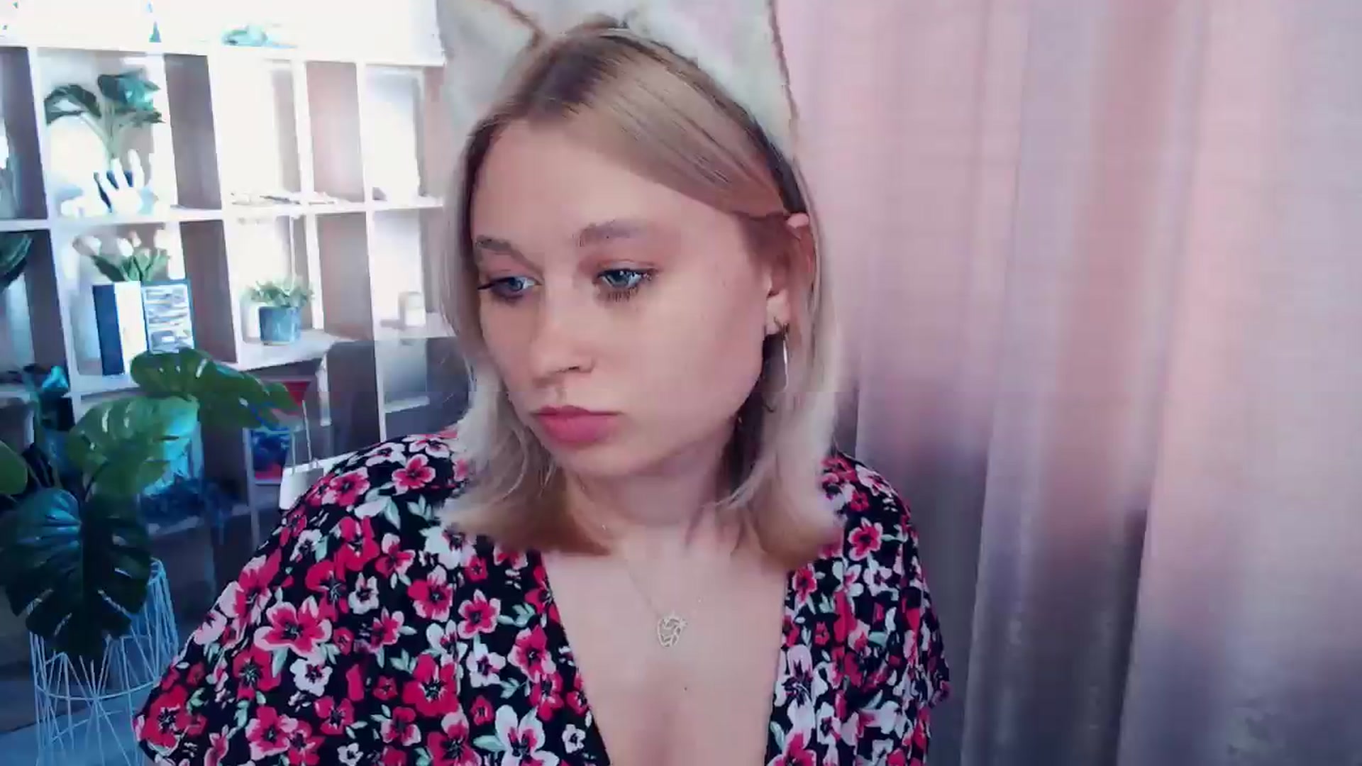 Gallery image thumbnail from Kukla_kolduna's myfreecams stream on, 06/29/2025, 15:47 image 8 of 20
