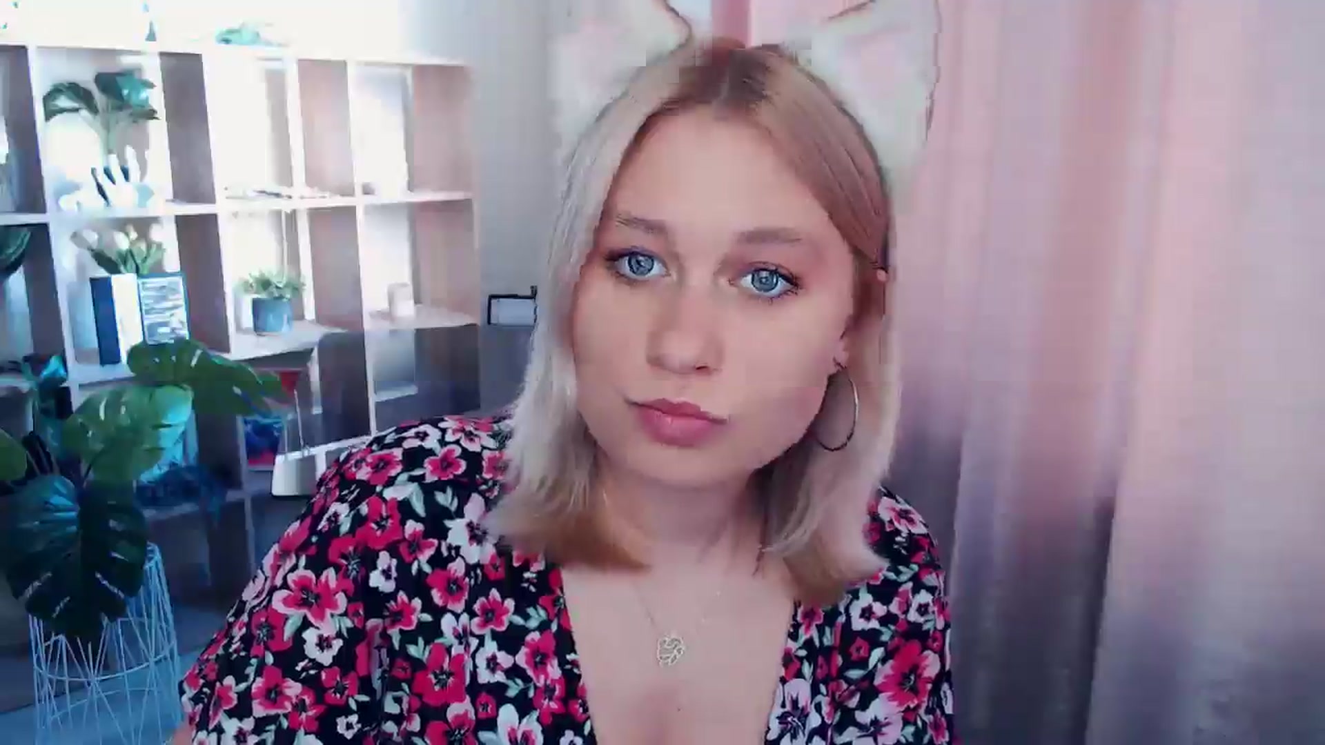 Gallery image thumbnail from Kukla_kolduna's myfreecams stream on, 06/29/2025, 15:47 image 9 of 20