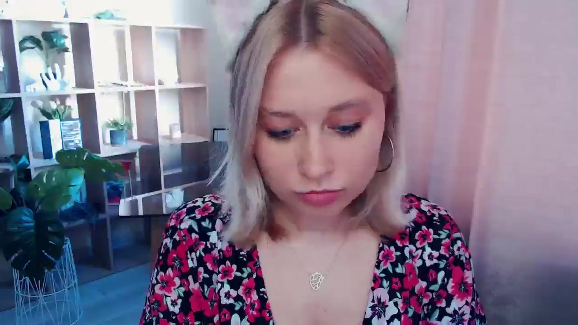 Gallery image thumbnail from Kukla_kolduna's myfreecams stream on, 06/29/2025, 15:47 image 12 of 20