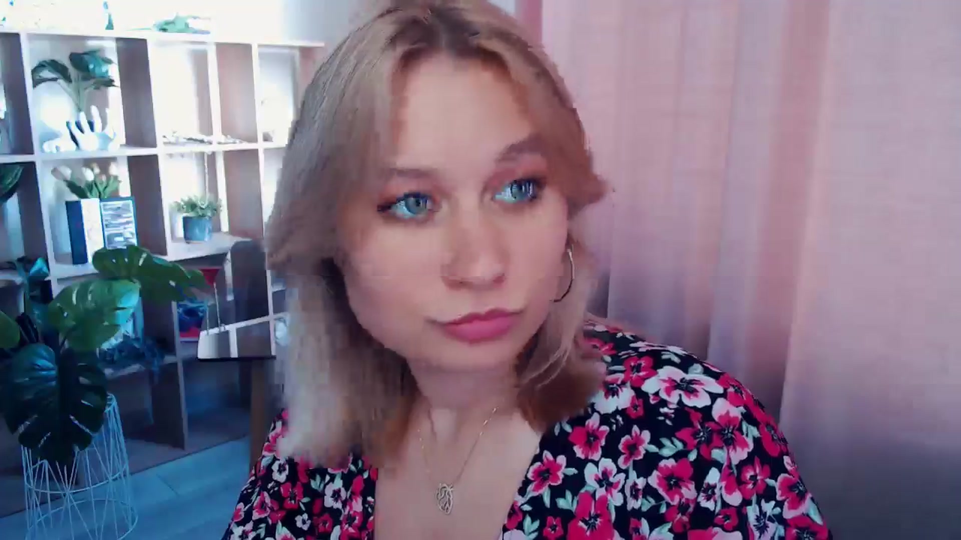 Gallery image thumbnail from Kukla_kolduna's myfreecams stream on, 06/29/2025, 15:47 image 14 of 20