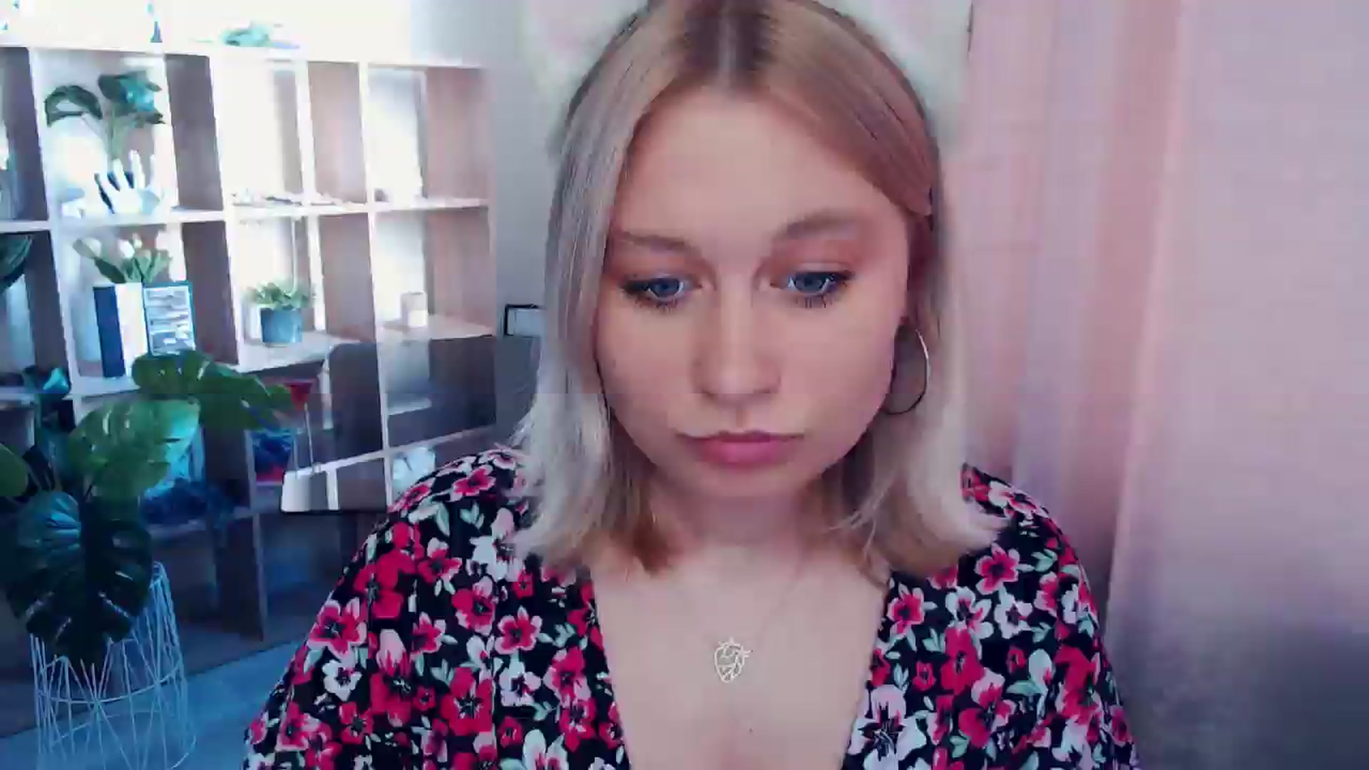 Gallery image thumbnail from Kukla_kolduna's myfreecams stream on, 06/29/2025, 15:47 image 10 of 20