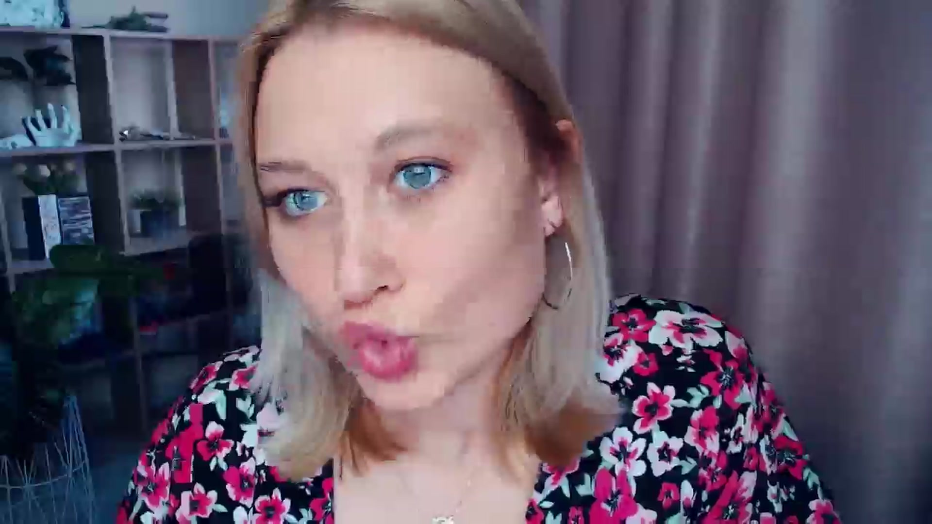 Gallery image thumbnail from Kukla_kolduna's myfreecams stream on, 06/29/2025, 18:12 image 17 of 20