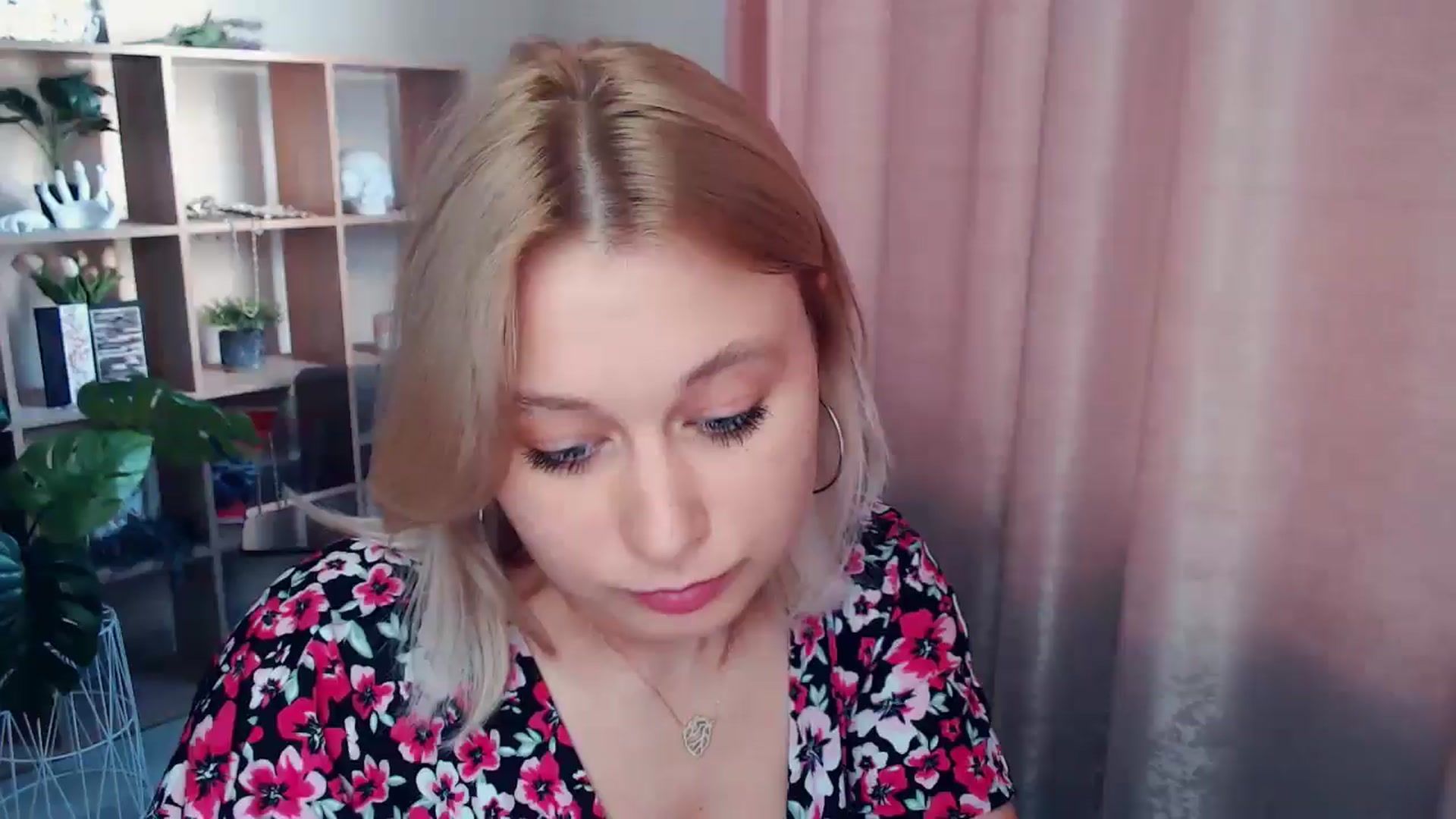 Gallery image thumbnail from Kukla_kolduna's myfreecams stream on, 06/29/2025, 18:12 image 11 of 20