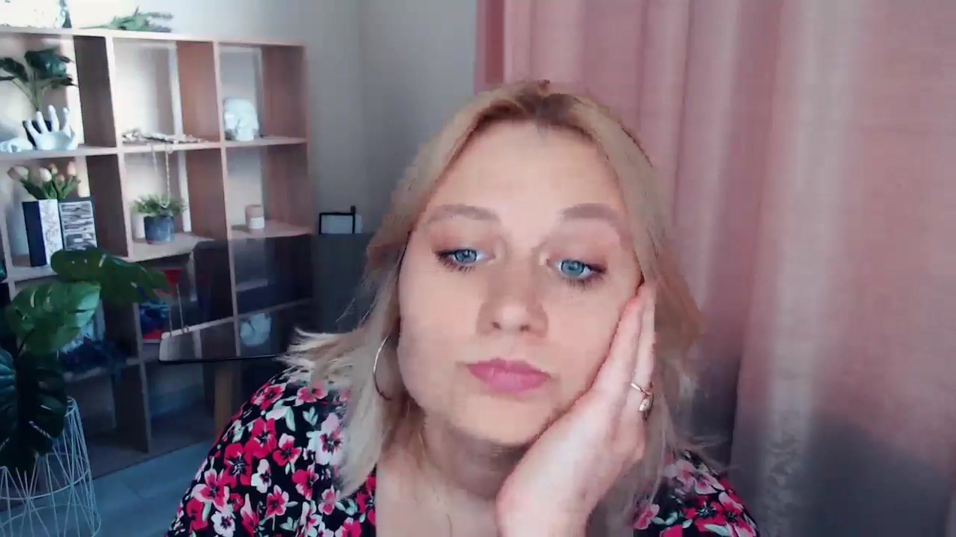 Gallery image thumbnail from Kukla_kolduna's myfreecams stream on, 06/29/2025, 18:12 image 10 of 20
