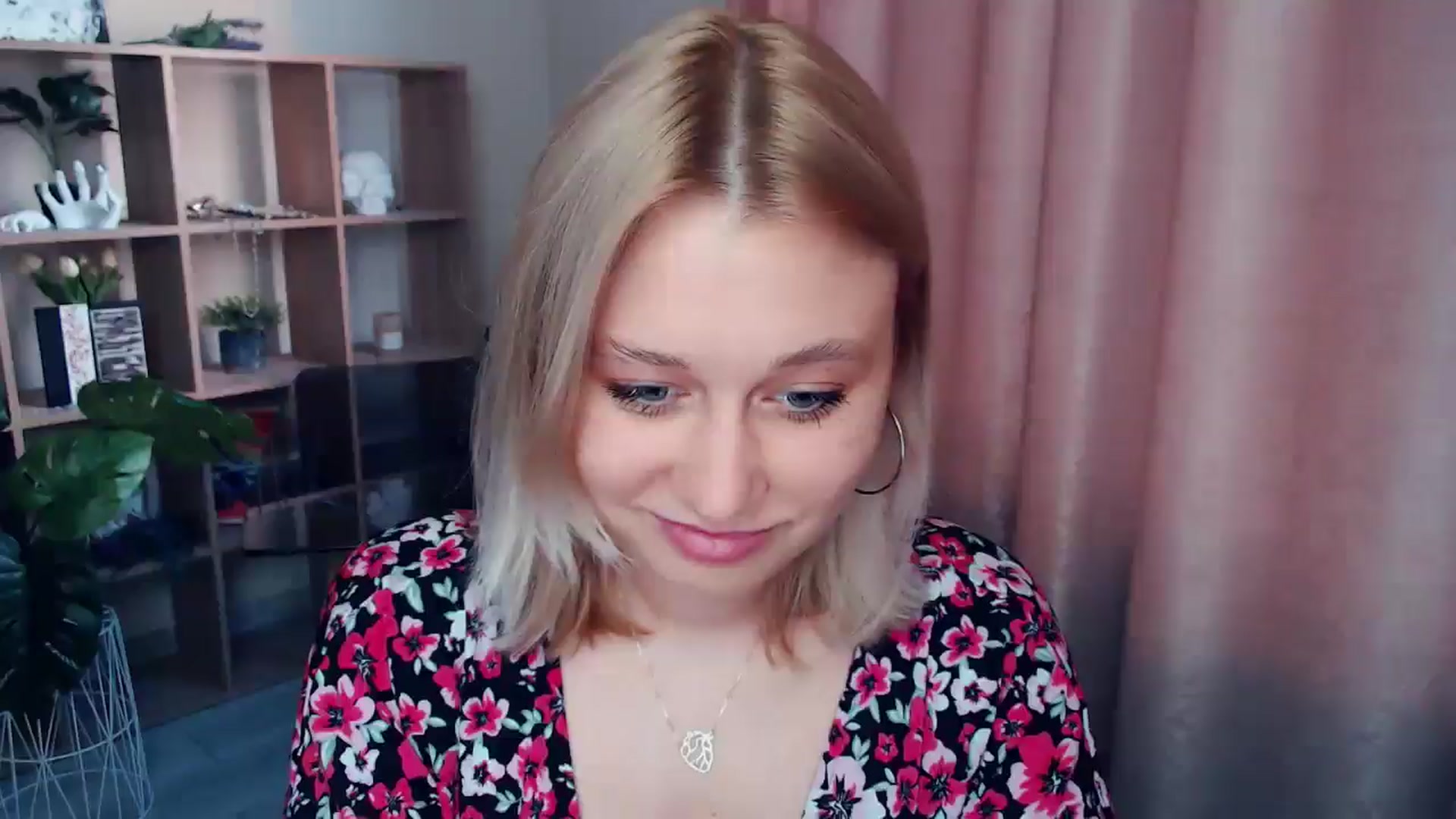 Gallery image thumbnail from Kukla_kolduna's myfreecams stream on, 06/29/2025, 18:12 image 16 of 20