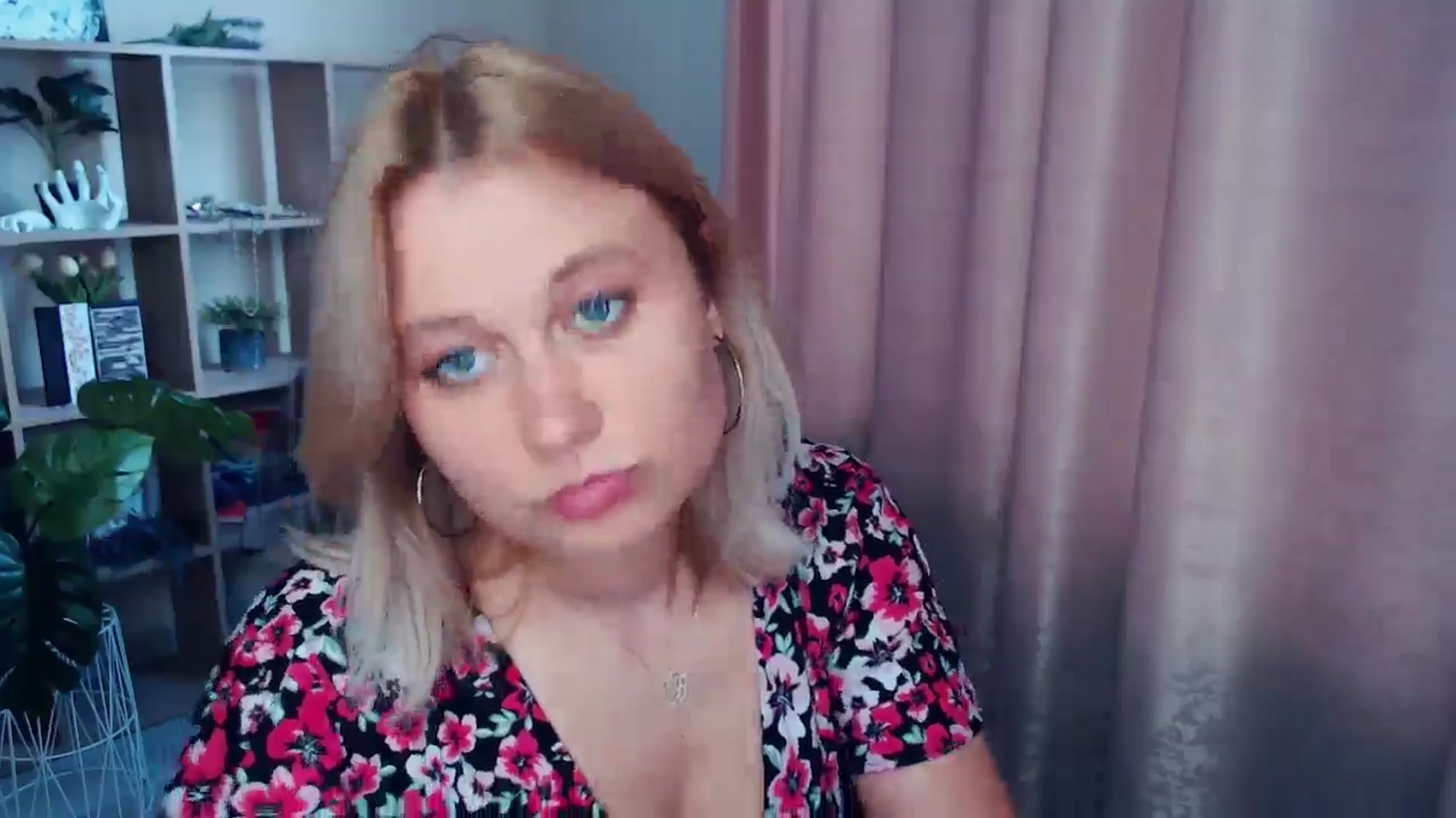 Gallery image thumbnail from Kukla_kolduna's myfreecams stream on, 06/29/2025, 18:12 image 12 of 20