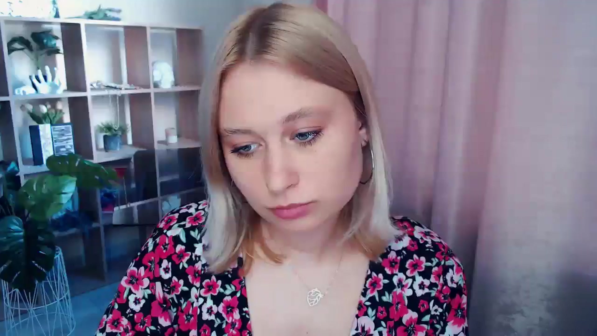 Gallery image thumbnail from Kukla_kolduna's myfreecams stream on, 06/29/2025, 18:12 image 7 of 20