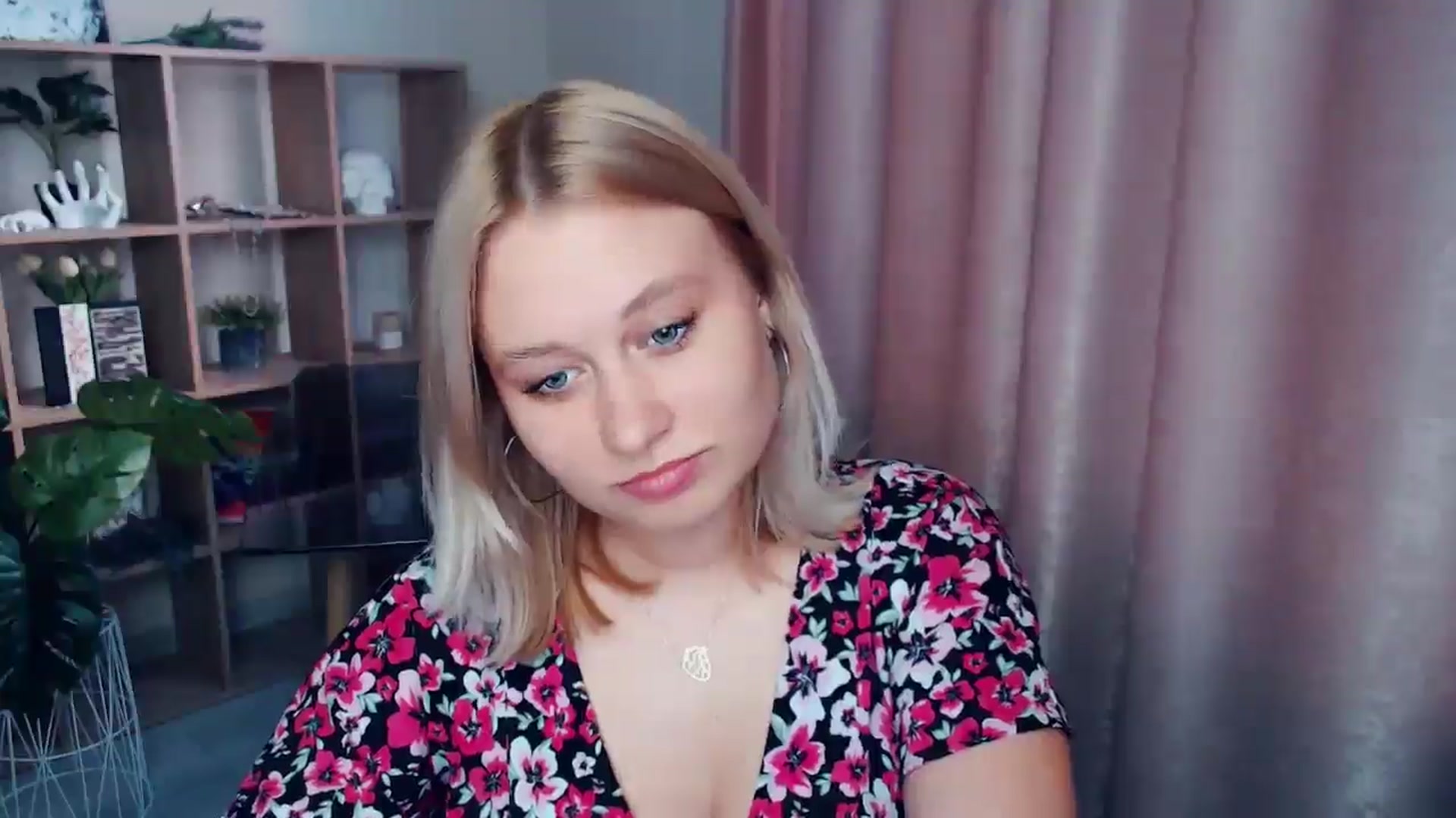 Gallery image thumbnail from Kukla_kolduna's myfreecams stream on, 06/29/2025, 18:12 image 18 of 20