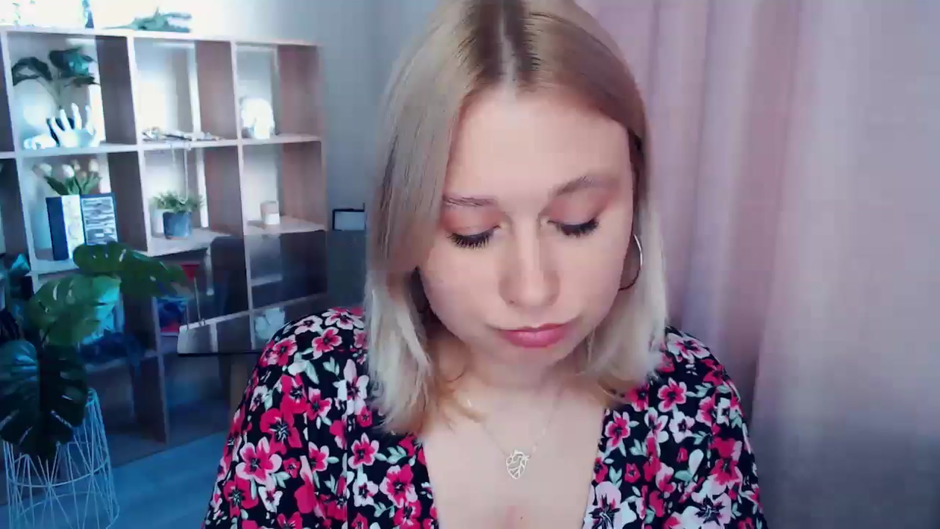 Gallery image thumbnail from Kukla_kolduna's myfreecams stream on, 06/29/2025, 18:12 image 5 of 20