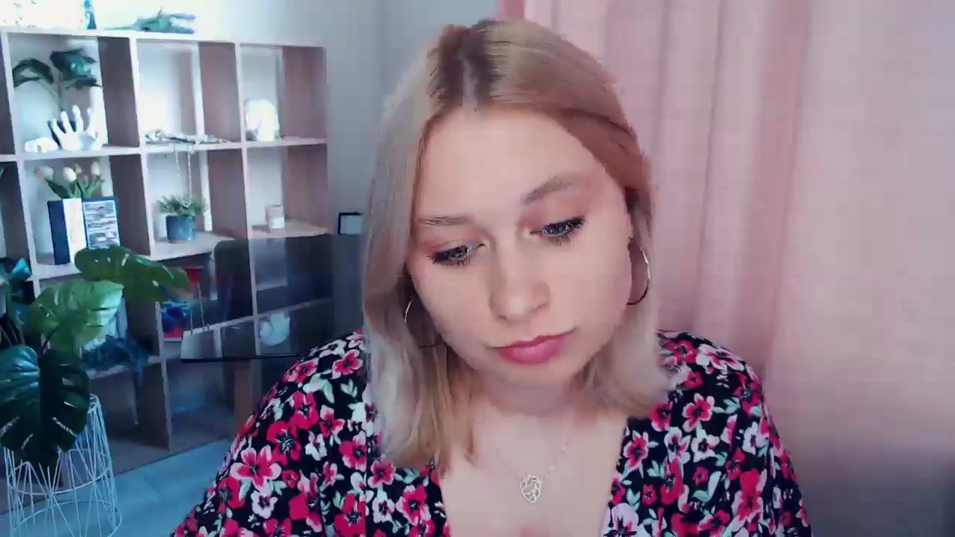 Gallery image thumbnail from Kukla_kolduna's myfreecams stream on, 06/29/2025, 18:12 image 3 of 20