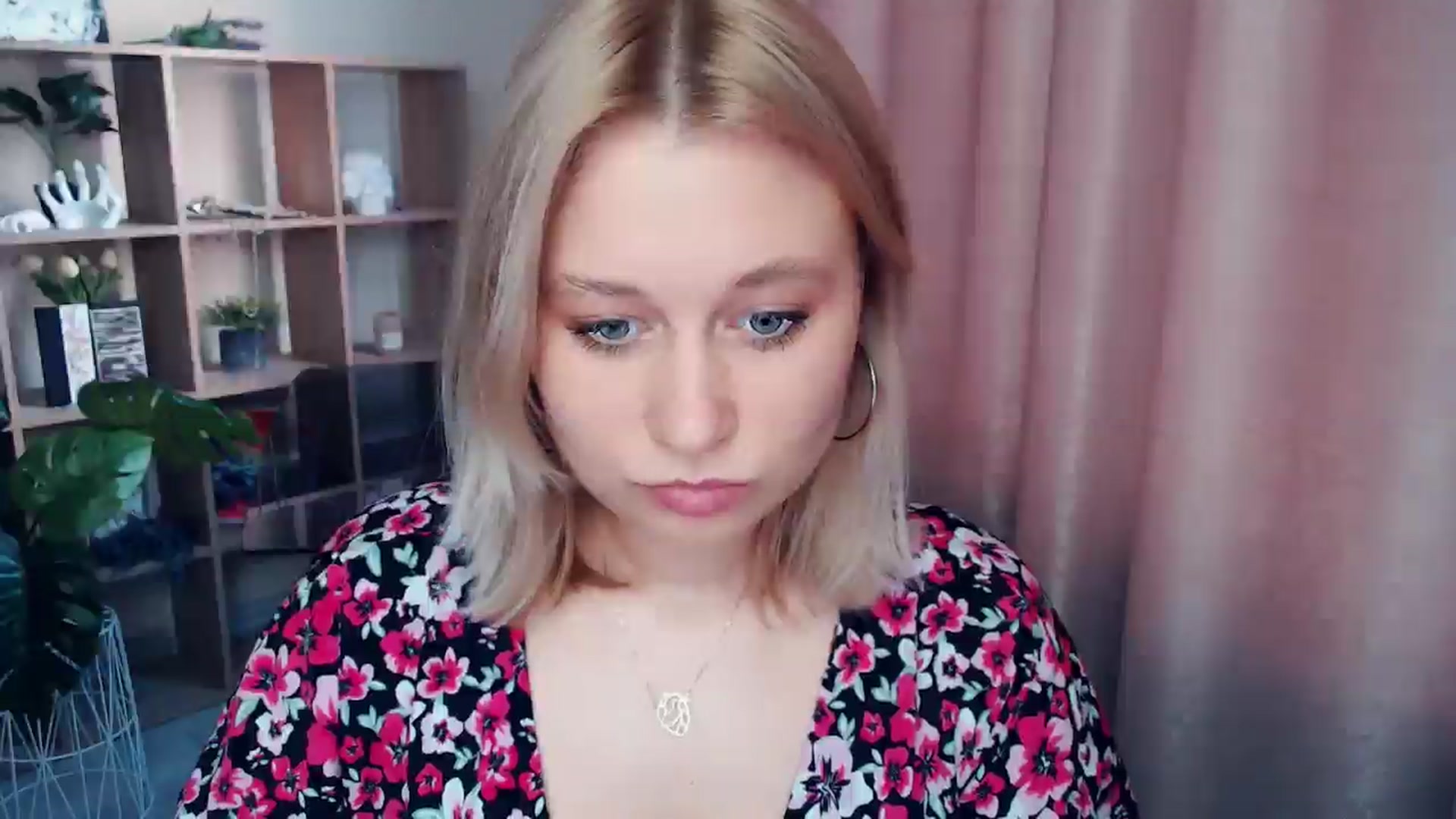 Gallery image thumbnail from Kukla_kolduna's myfreecams stream on, 06/29/2025, 18:12 image 15 of 20