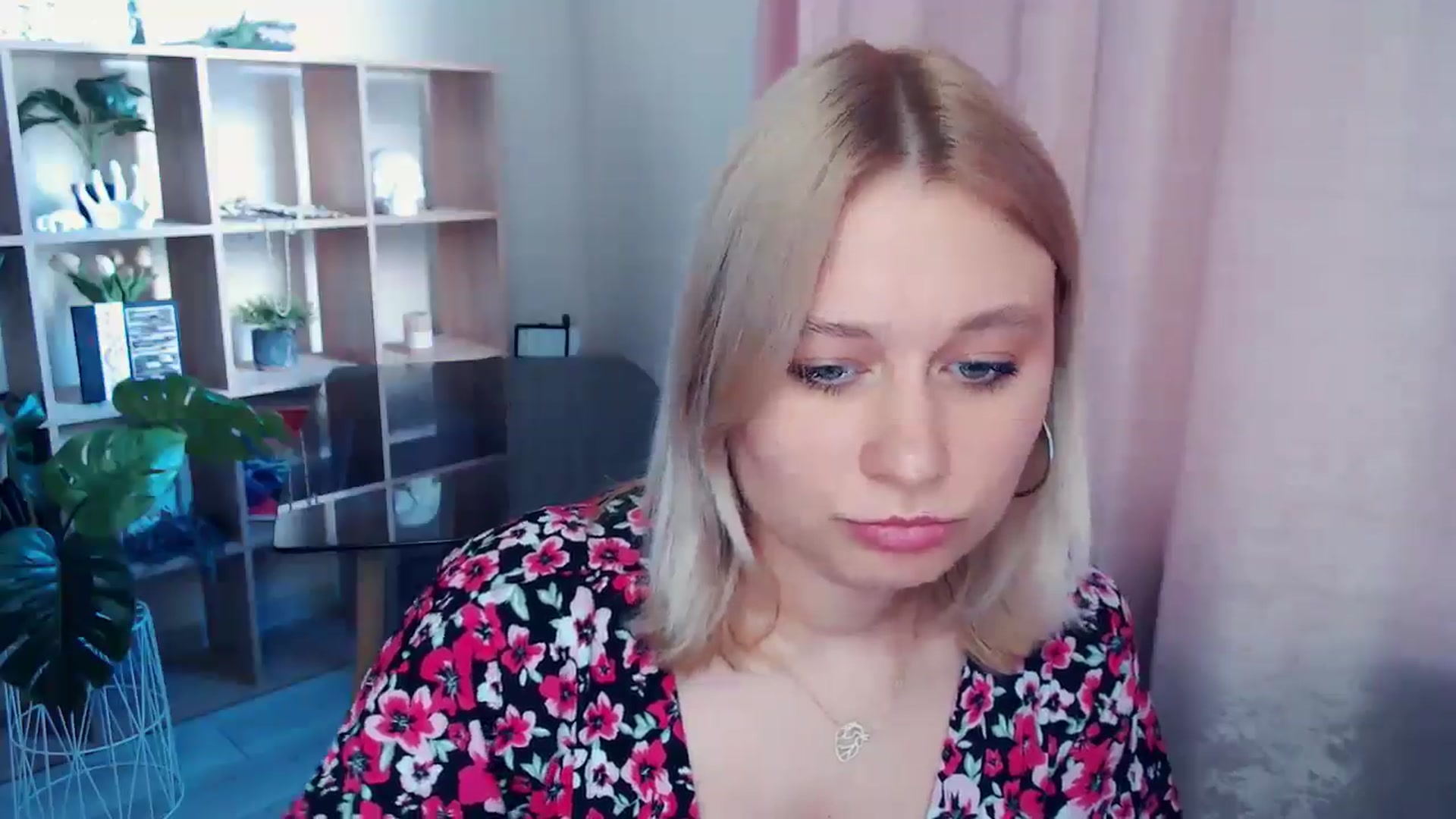 Gallery image thumbnail from Kukla_kolduna's myfreecams stream on, 06/29/2025, 18:12 image 6 of 20