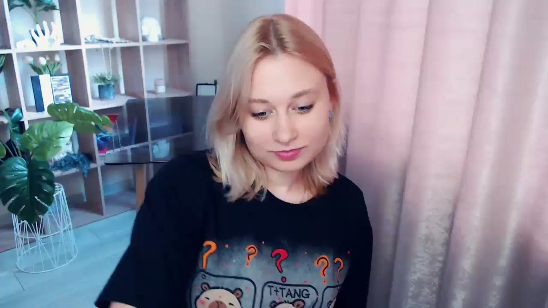 Gallery image thumbnail from Kukla_kolduna's myfreecams stream on, 06/30/2025, 16:14 image 9 of 20