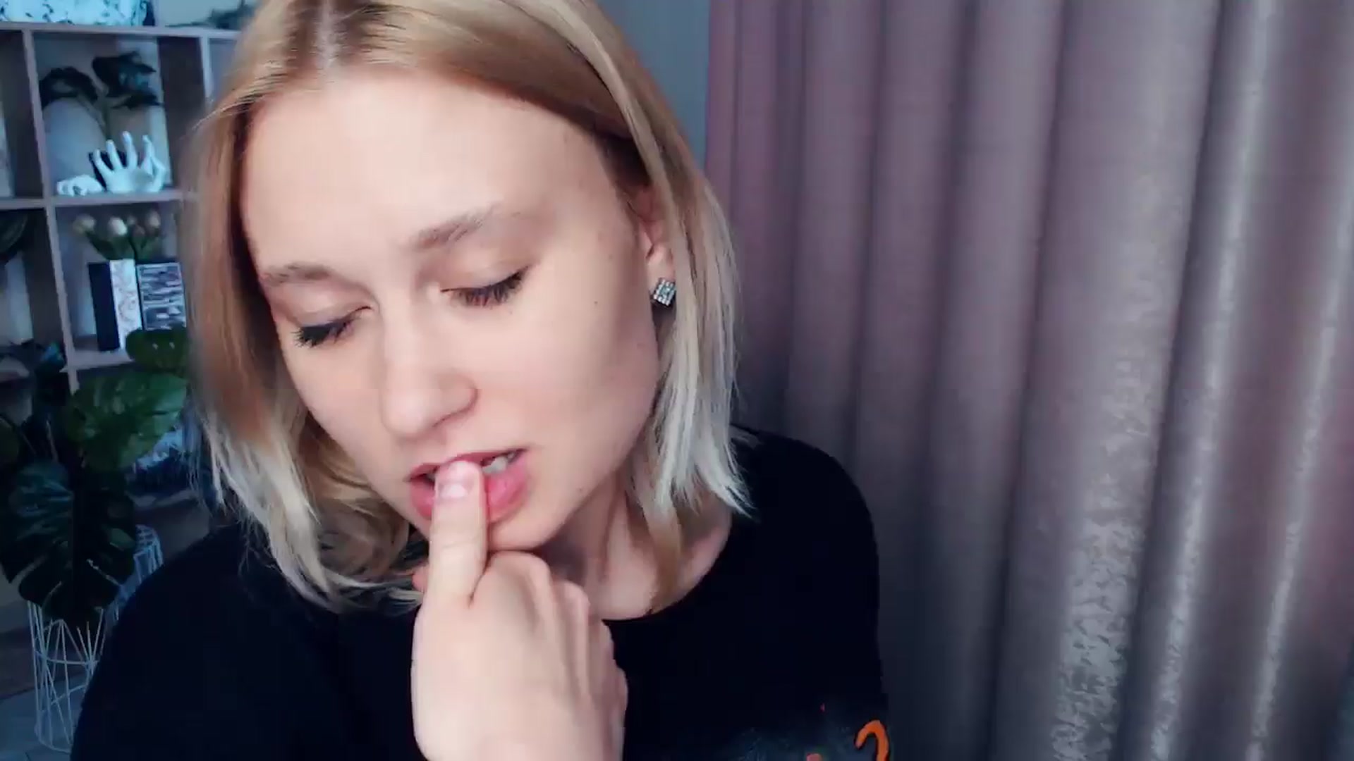 Gallery image thumbnail from Kukla_kolduna's myfreecams stream on, 06/30/2025, 16:46 image 19 of 20
