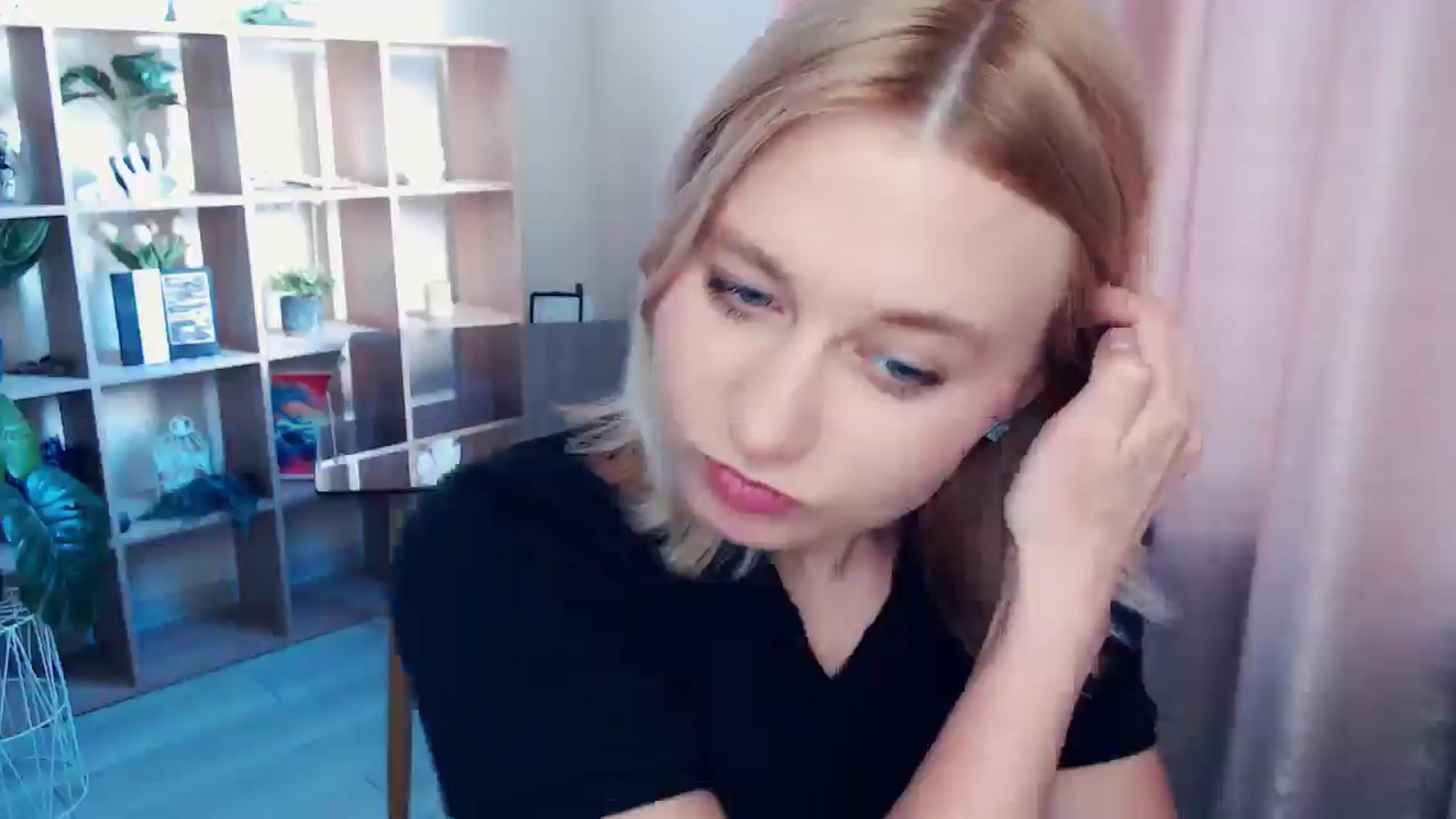Gallery image thumbnail from Kukla_kolduna's myfreecams stream on, 07/03/2025, 16:16 image 19 of 20