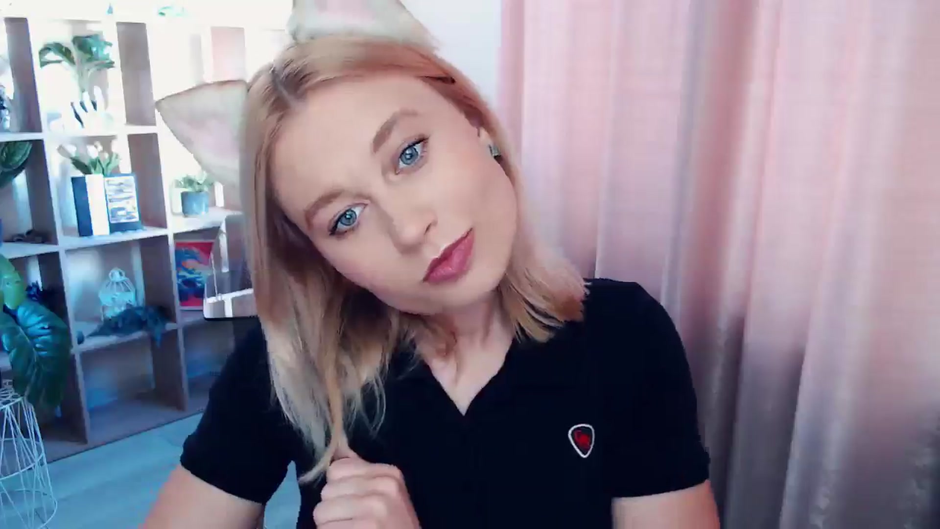 Gallery image thumbnail from Kukla_kolduna's myfreecams stream on, 07/03/2025, 16:16 image 3 of 20