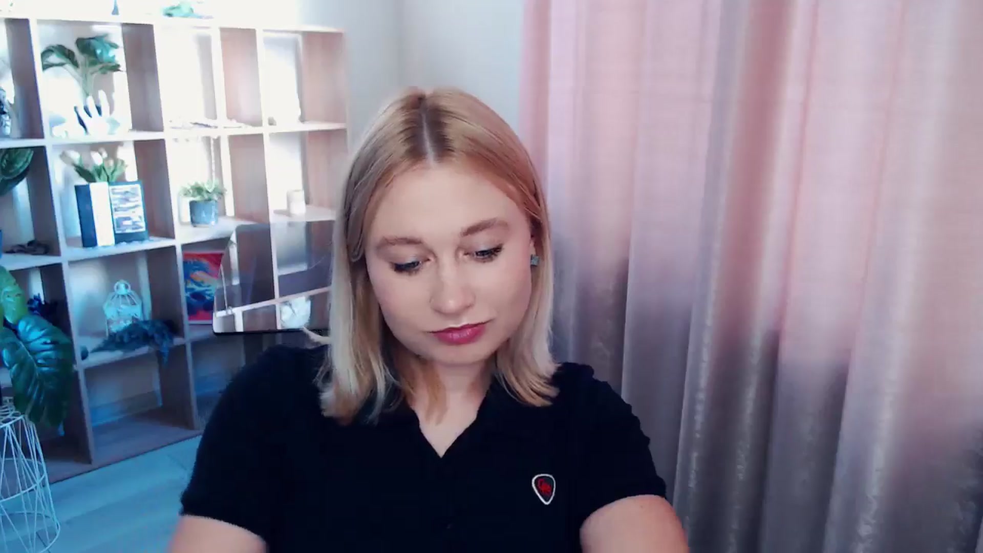 Gallery image thumbnail from Kukla_kolduna's myfreecams stream on, 07/03/2025, 16:16 image 14 of 20
