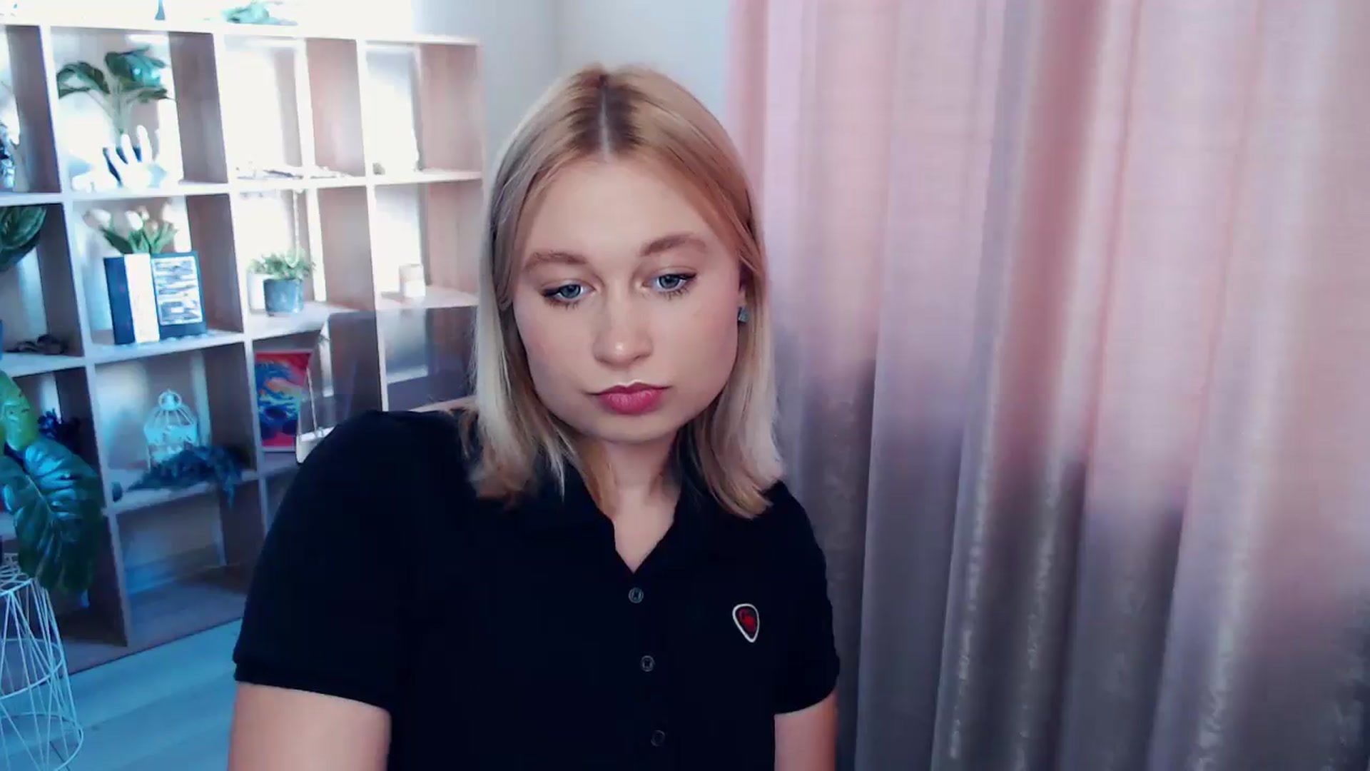 Gallery image thumbnail from Kukla_kolduna's myfreecams stream on, 07/03/2025, 16:16 image 16 of 20