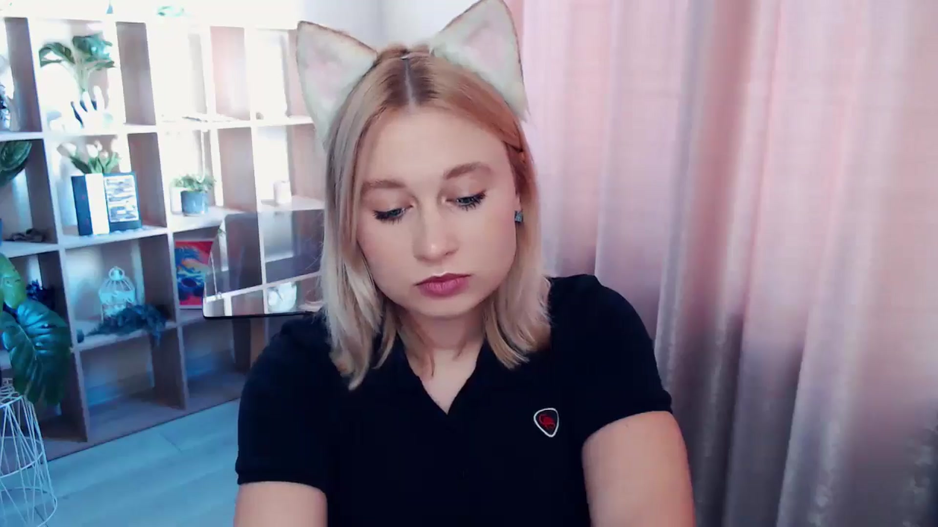 Gallery image thumbnail from Kukla_kolduna's myfreecams stream on, 07/03/2025, 16:16 image 4 of 20