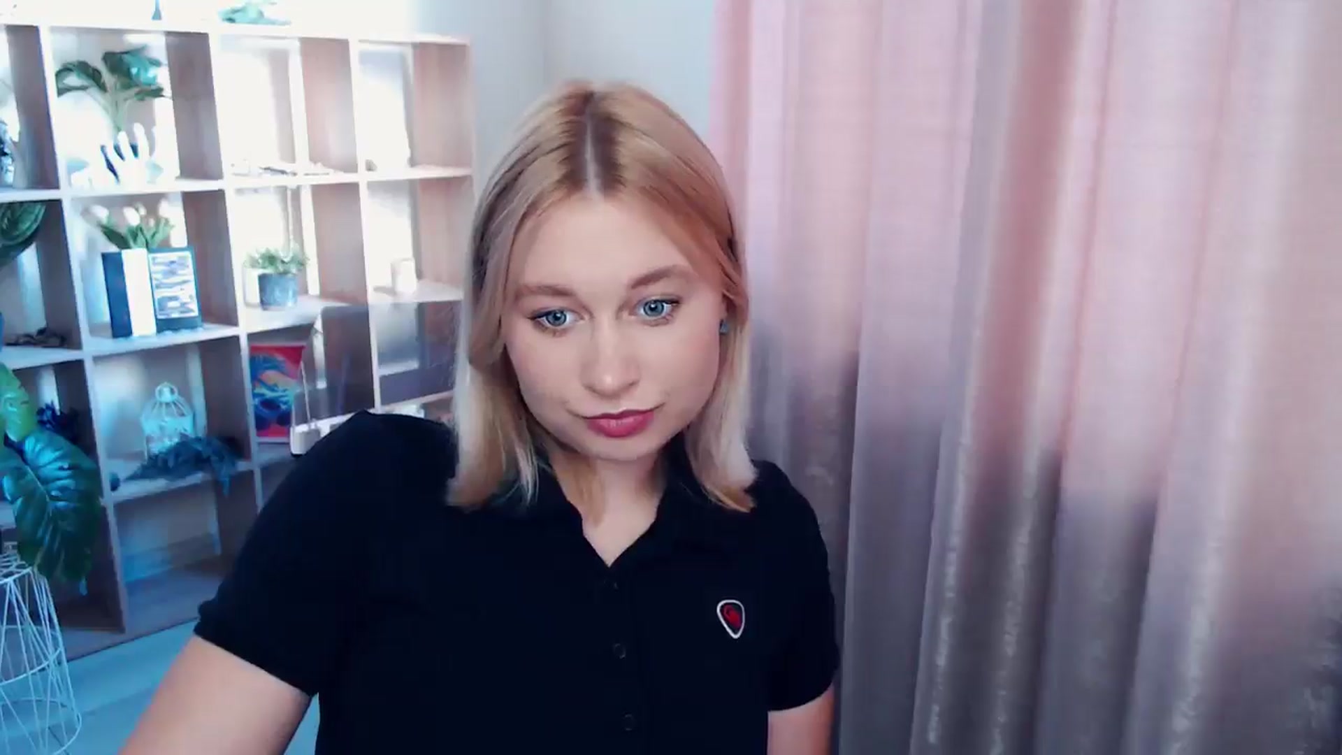 Gallery image thumbnail from Kukla_kolduna's myfreecams stream on, 07/03/2025, 16:16 image 18 of 20