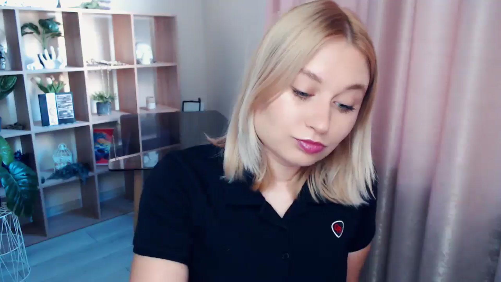 Gallery image thumbnail from Kukla_kolduna's myfreecams stream on, 07/03/2025, 17:50 image 9 of 20
