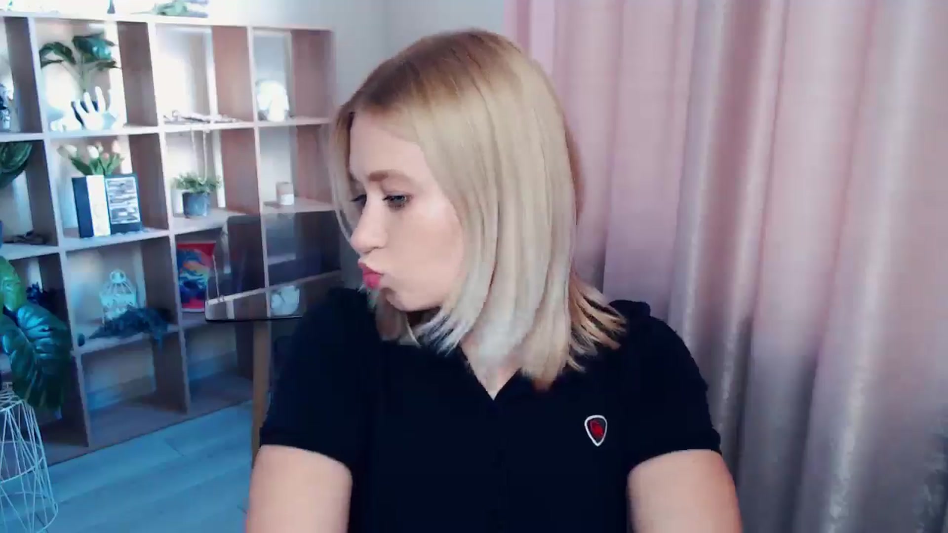 Gallery image thumbnail from Kukla_kolduna's myfreecams stream on, 07/03/2025, 17:50 image 6 of 20