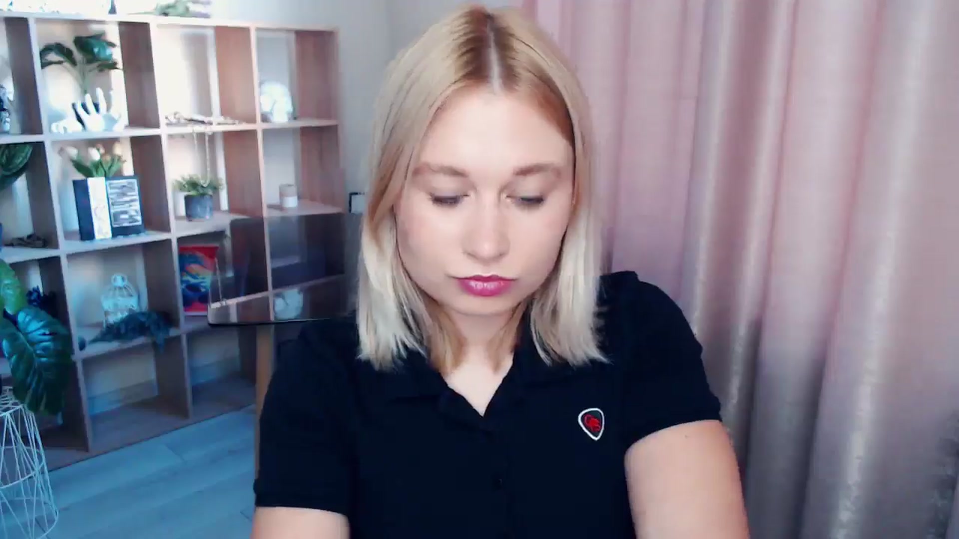 Gallery image thumbnail from Kukla_kolduna's myfreecams stream on, 07/03/2025, 17:50 image 11 of 20