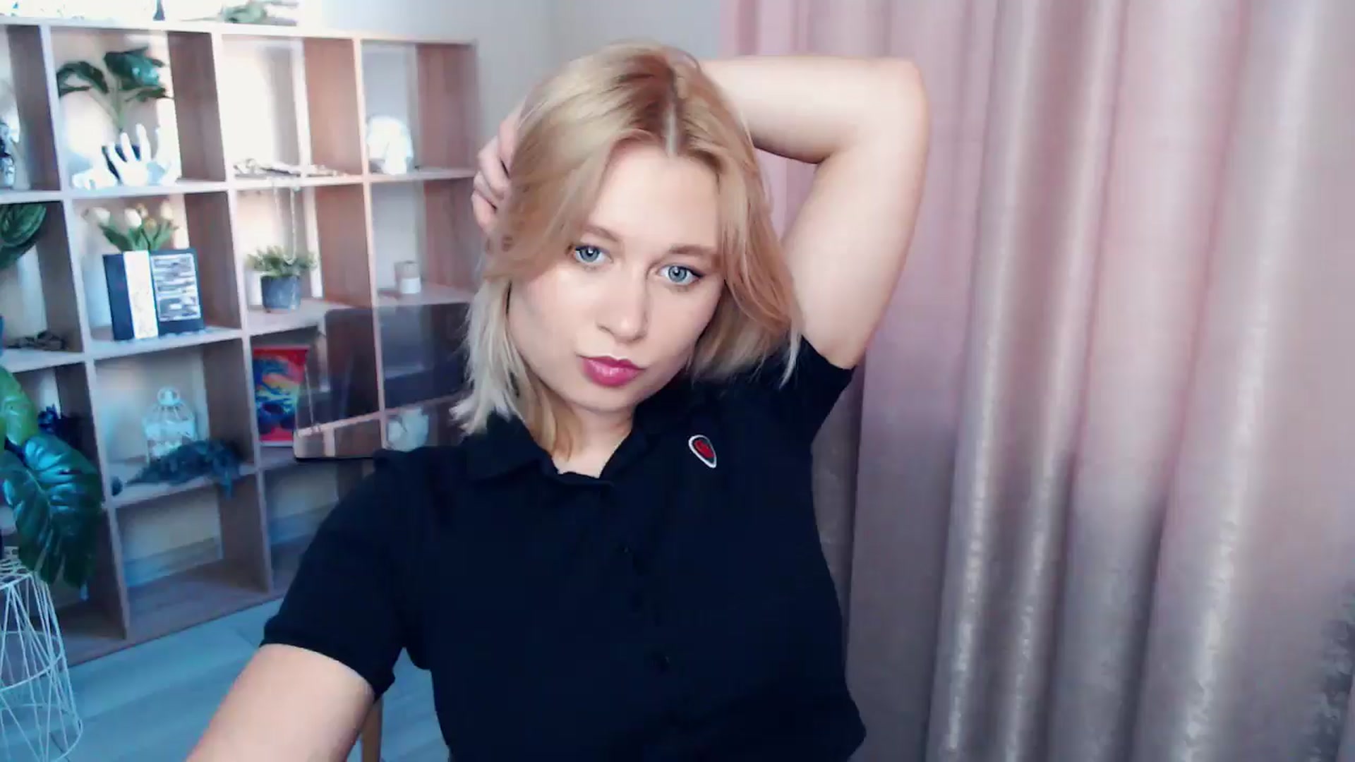 Gallery image thumbnail from Kukla_kolduna's myfreecams stream on, 07/03/2025, 17:50 image 14 of 20