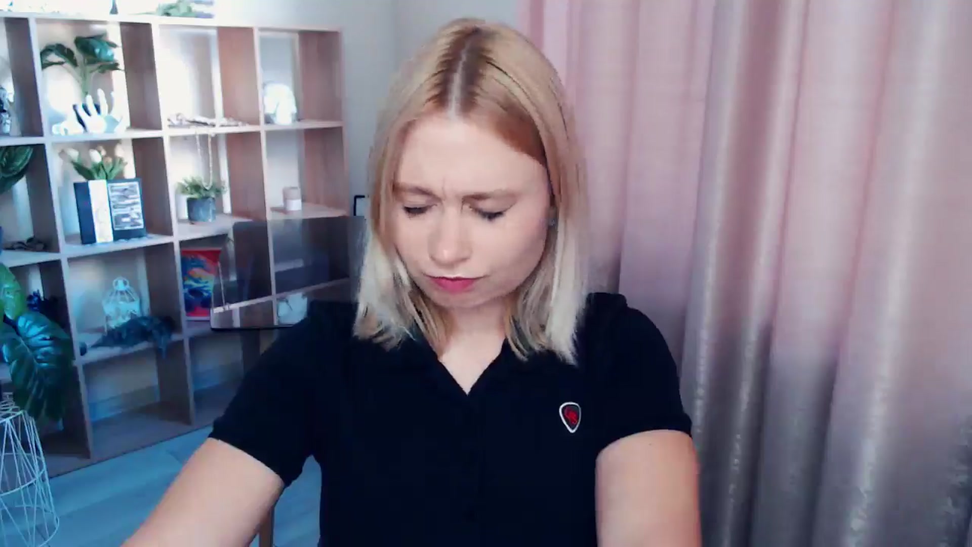 Gallery image thumbnail from Kukla_kolduna's myfreecams stream on, 07/03/2025, 17:50 image 7 of 20