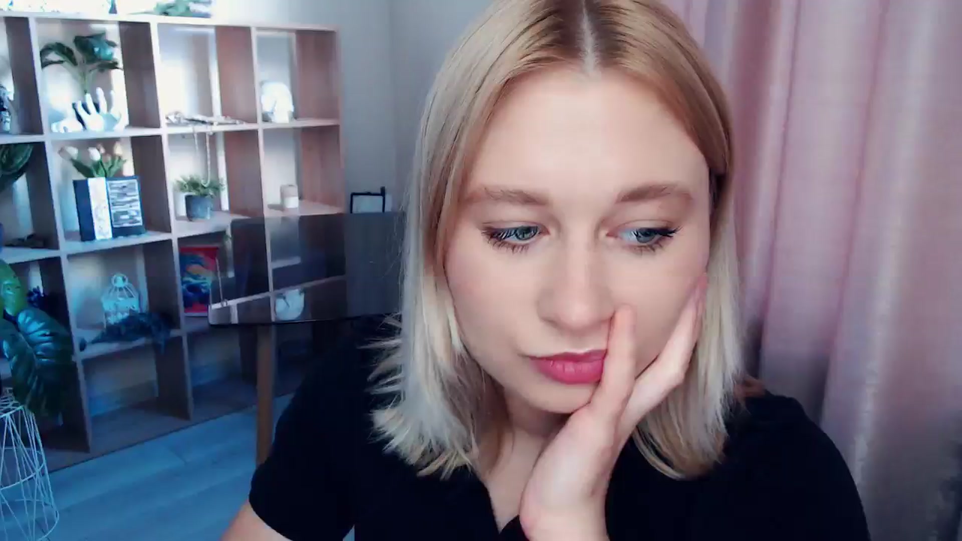 Gallery image thumbnail from Kukla_kolduna's myfreecams stream on, 07/03/2025, 17:50 image 1 of 20