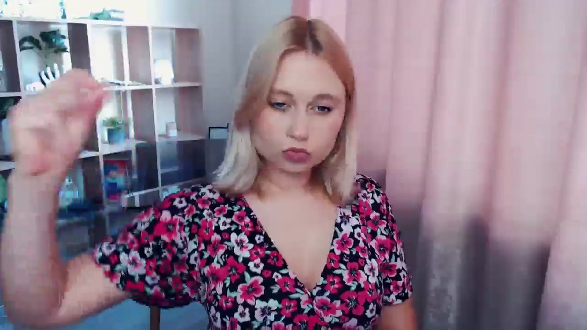 Gallery image thumbnail from Kukla_kolduna's myfreecams stream on, 07/04/2025, 15:22 image 13 of 20