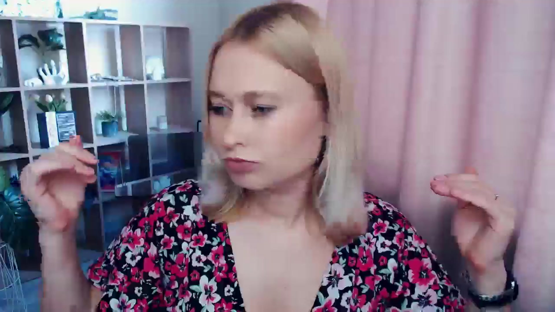 Gallery image thumbnail from Kukla_kolduna's myfreecams stream on, 07/04/2025, 15:22 image 9 of 20