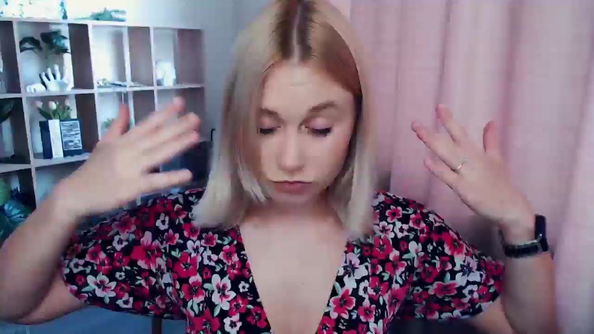 Gallery image thumbnail from Kukla_kolduna's myfreecams stream on, 07/04/2025, 15:22 image 8 of 20