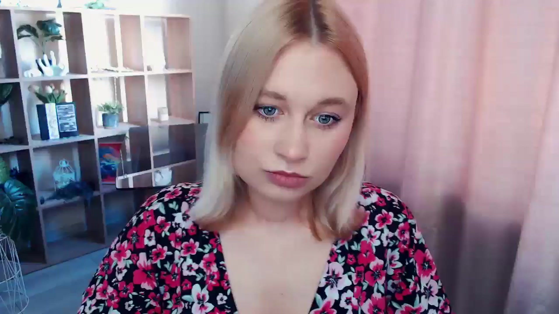 Gallery image thumbnail from Kukla_kolduna's myfreecams stream on, 07/04/2025, 15:22 image 1 of 20
