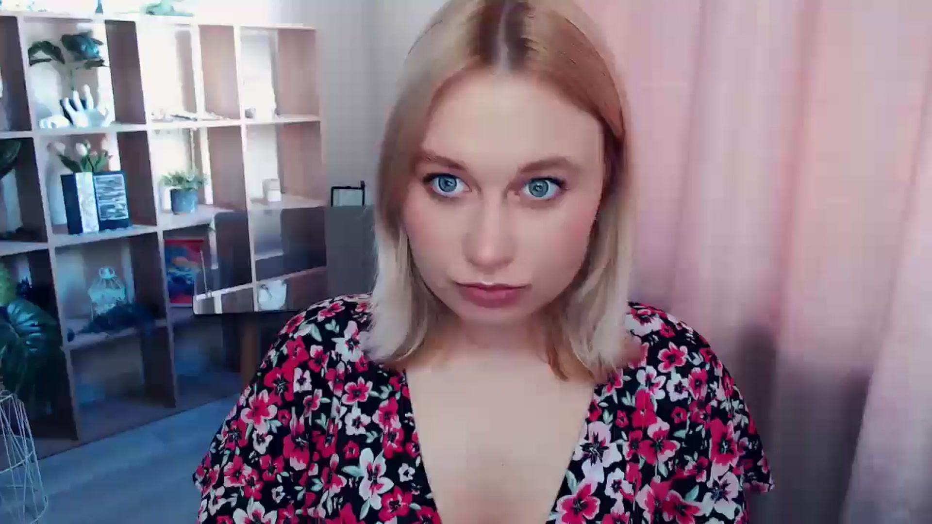 Gallery image thumbnail from Kukla_kolduna's myfreecams stream on, 07/04/2025, 15:22 image 2 of 20