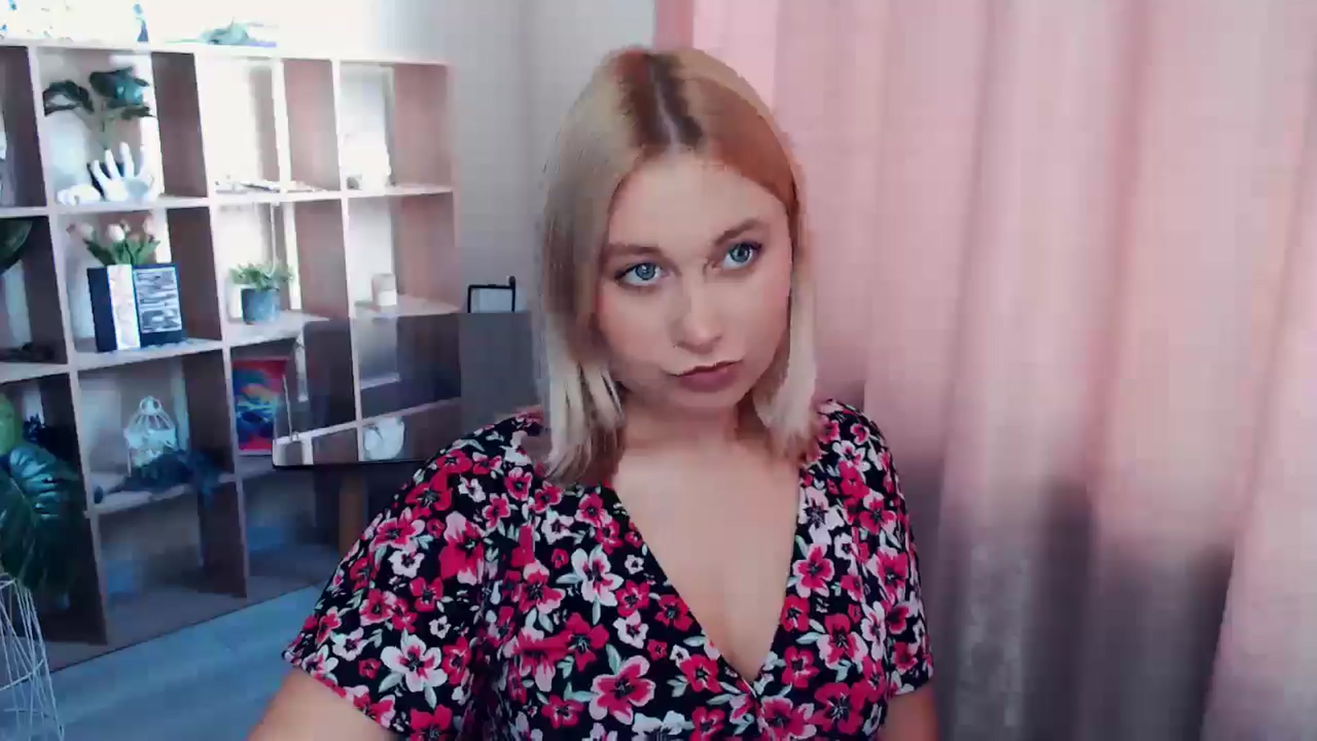 Gallery image thumbnail from Kukla_kolduna's myfreecams stream on, 07/04/2025, 15:22 image 15 of 20
