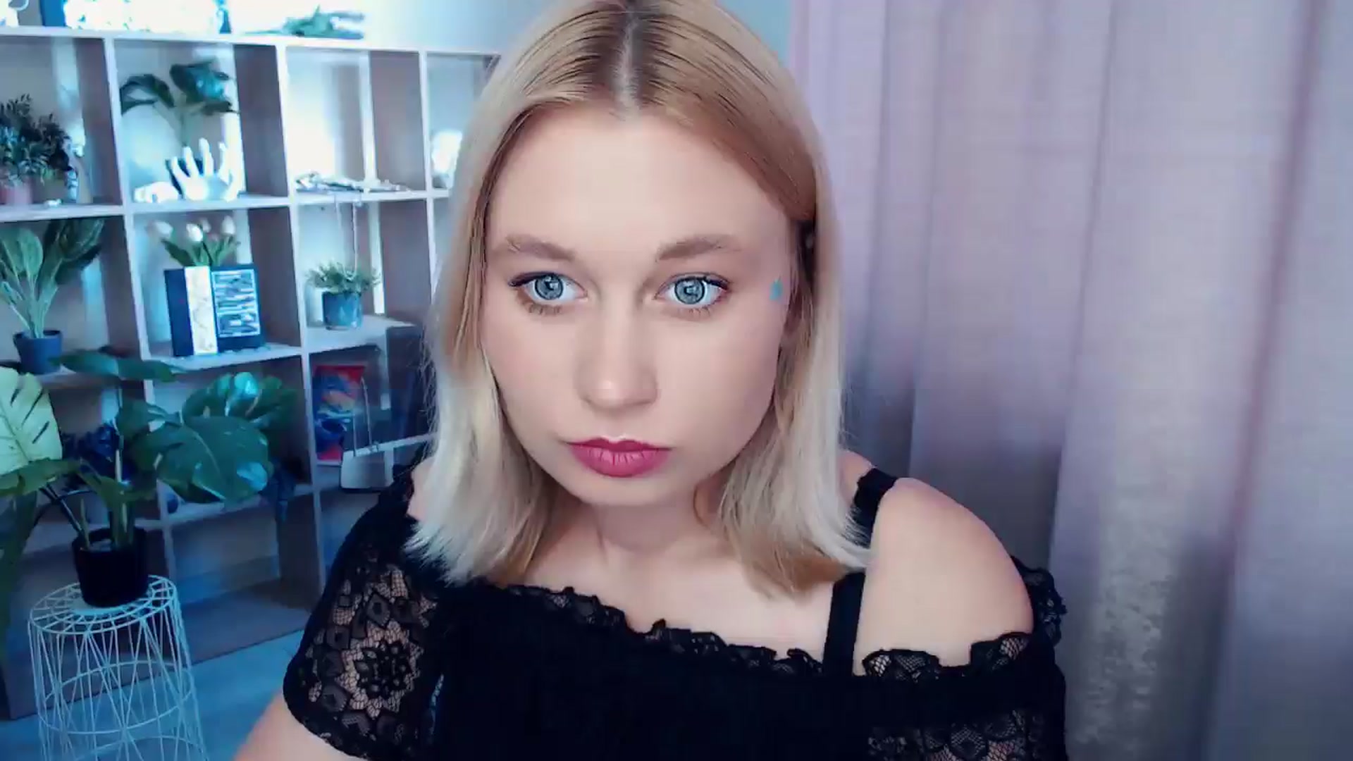 Gallery image thumbnail from Kukla_kolduna's myfreecams stream on, 07/05/2025, 14:03 image 19 of 20