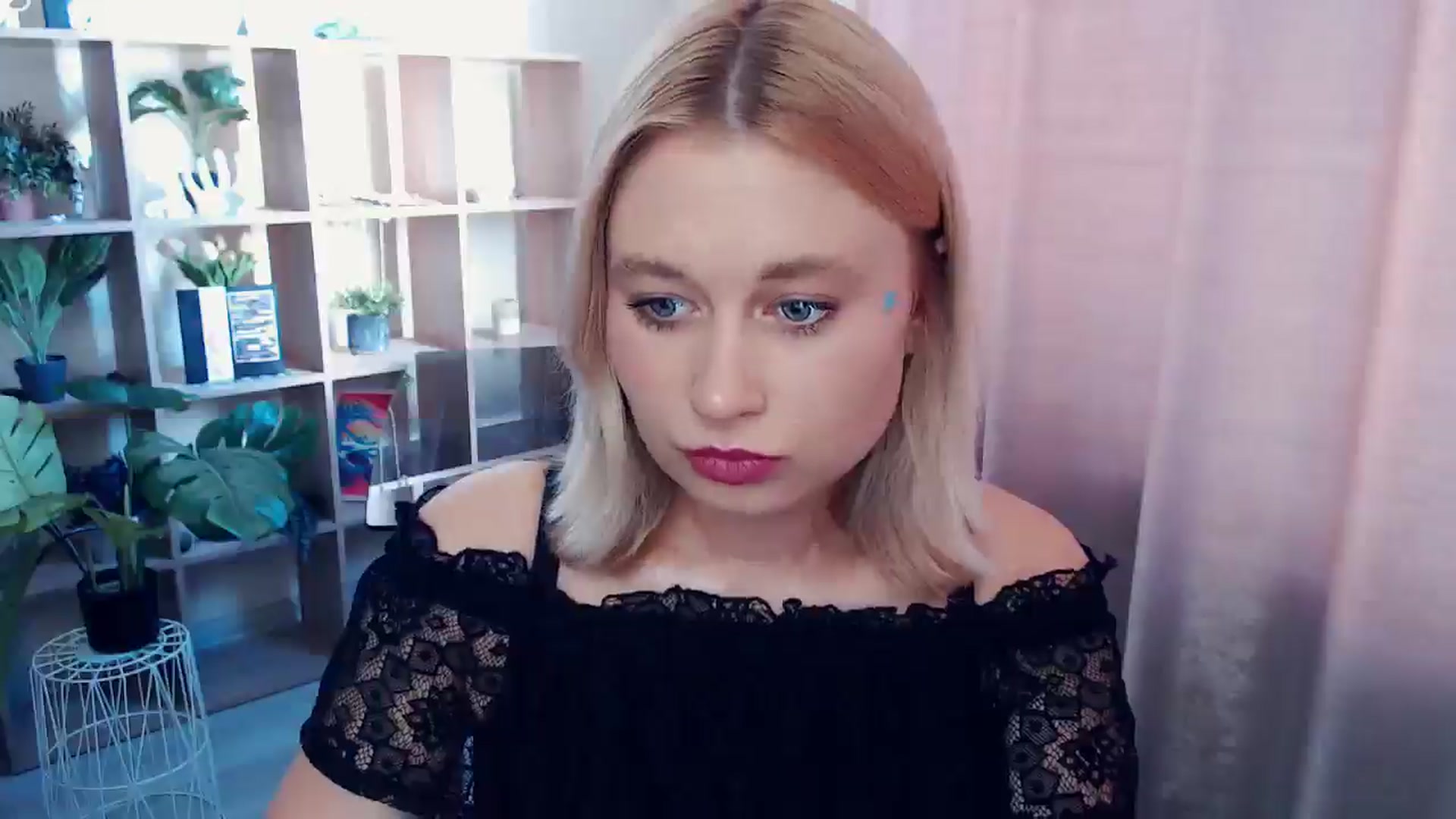 Gallery image thumbnail from Kukla_kolduna's myfreecams stream on, 07/05/2025, 14:03 image 16 of 20