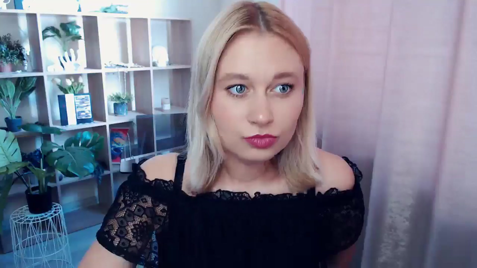 Gallery image thumbnail from Kukla_kolduna's myfreecams stream on, 07/05/2025, 14:03 image 15 of 20