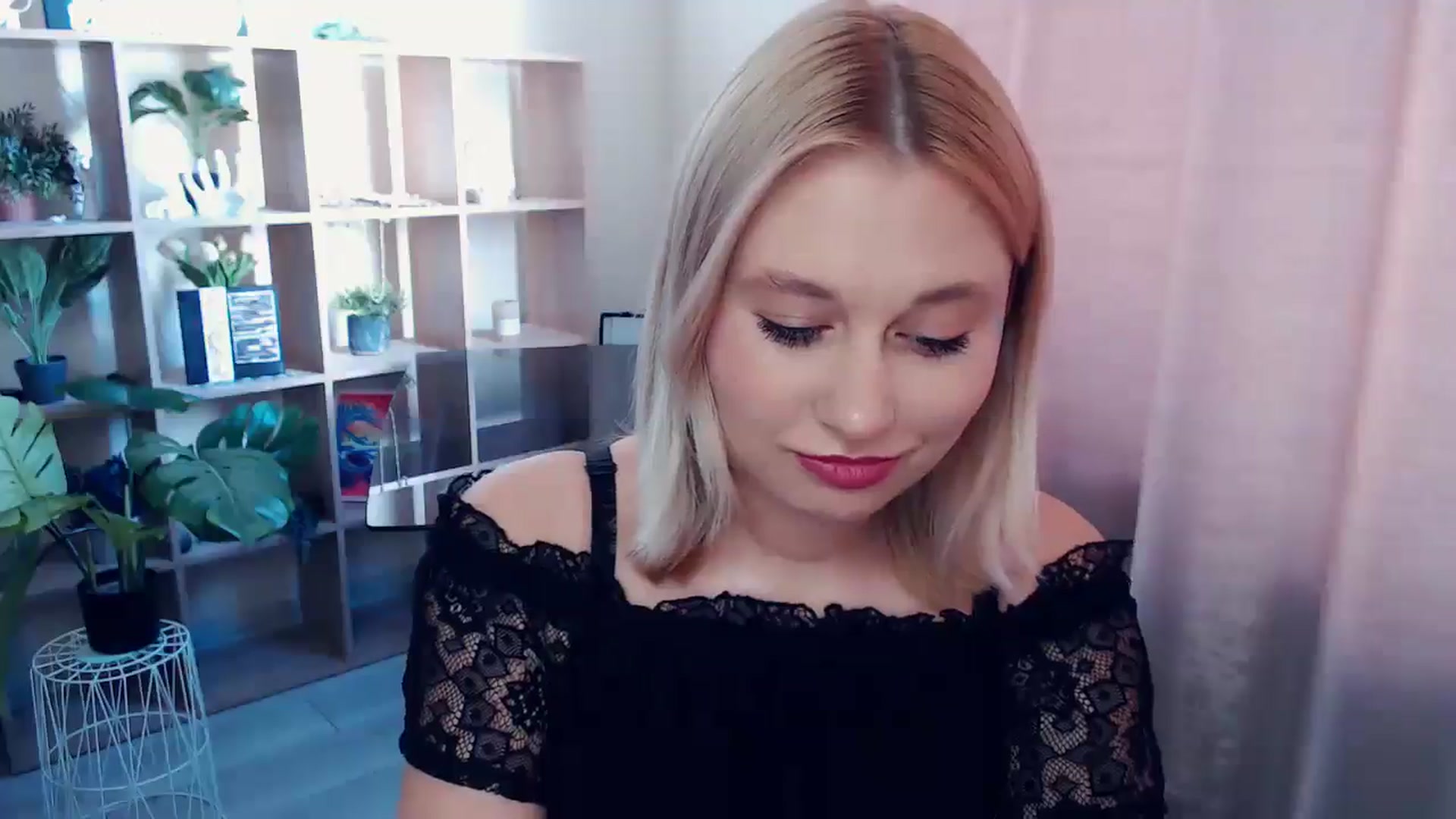 Gallery image thumbnail from Kukla_kolduna's myfreecams stream on, 07/05/2025, 14:03 image 3 of 20