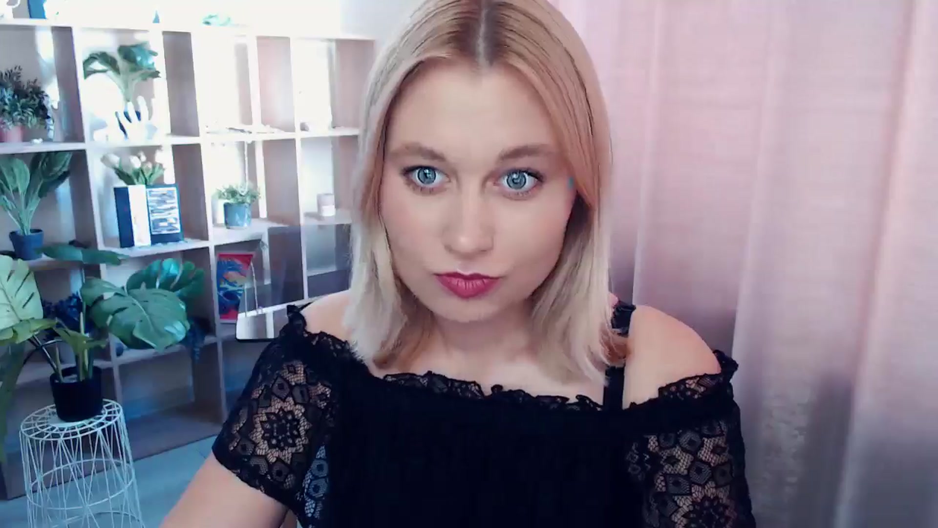 Gallery image thumbnail from Kukla_kolduna's myfreecams stream on, 07/05/2025, 14:03 image 5 of 20