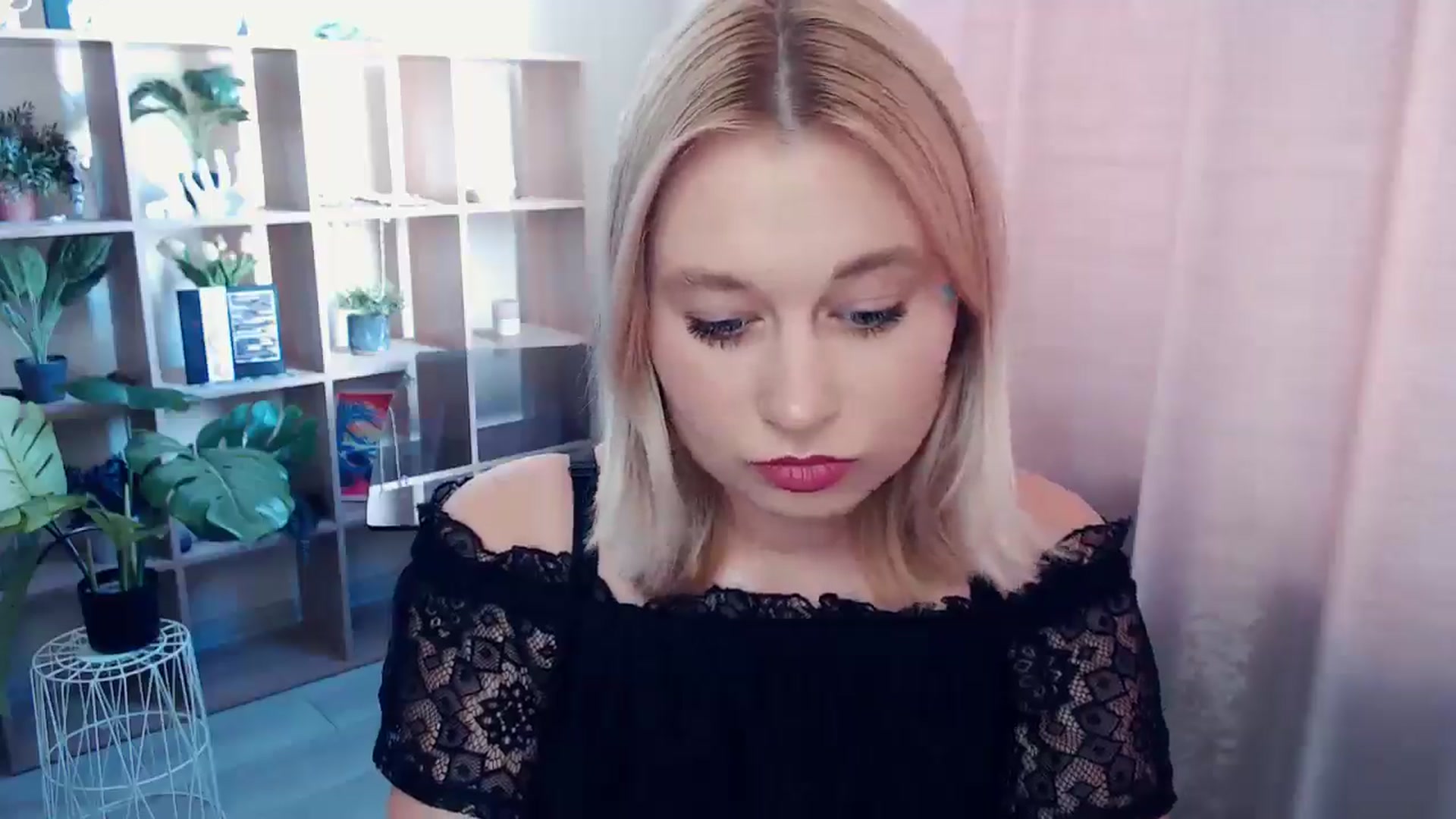 Gallery image thumbnail from Kukla_kolduna's myfreecams stream on, 07/05/2025, 14:03 image 4 of 20