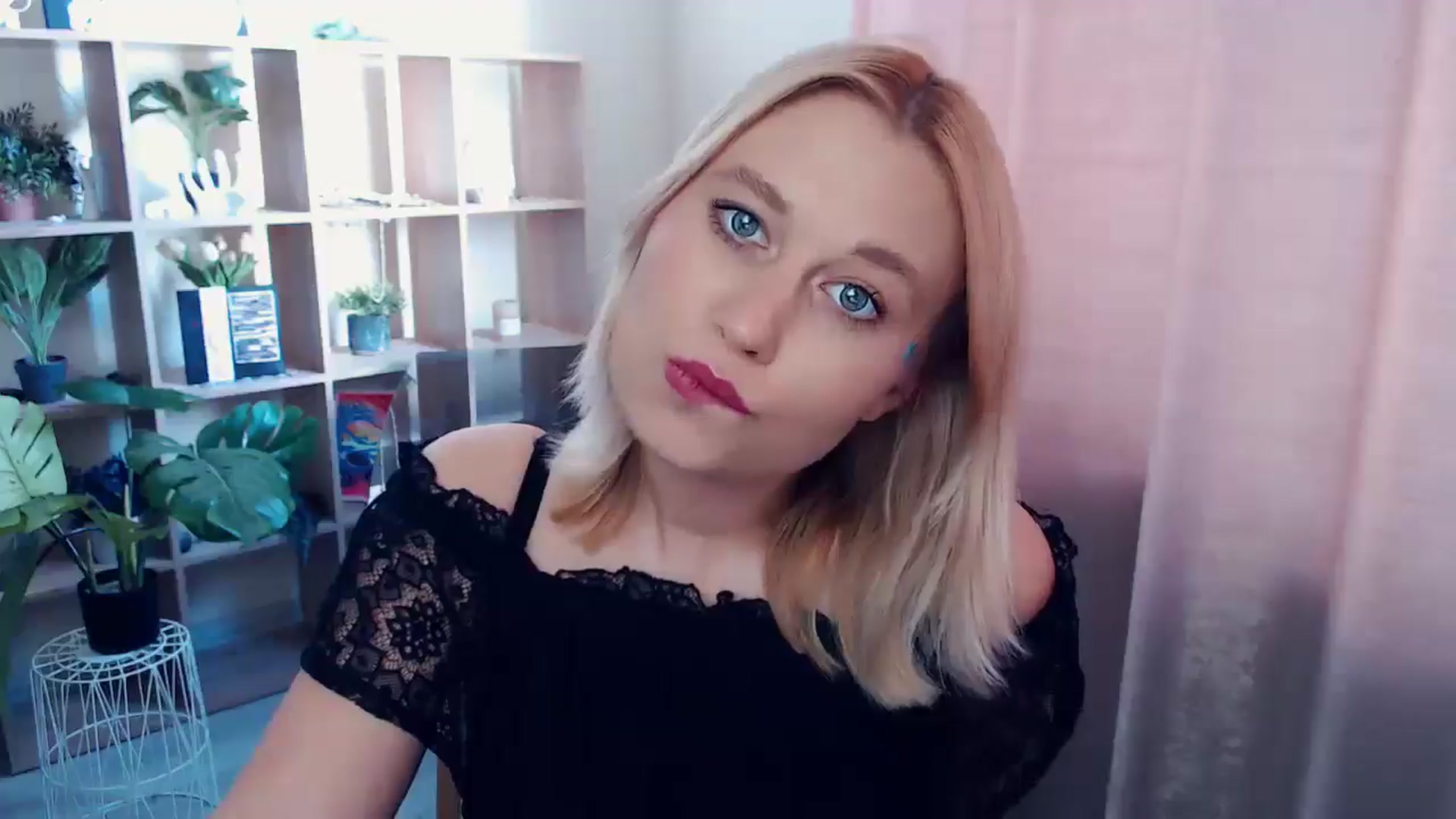 Gallery image thumbnail from Kukla_kolduna's myfreecams stream on, 07/05/2025, 14:03 image 6 of 20