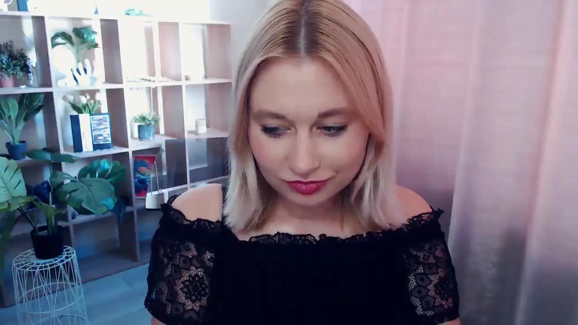 Gallery image thumbnail from Kukla_kolduna's myfreecams stream on, 07/05/2025, 14:03 image 13 of 20
