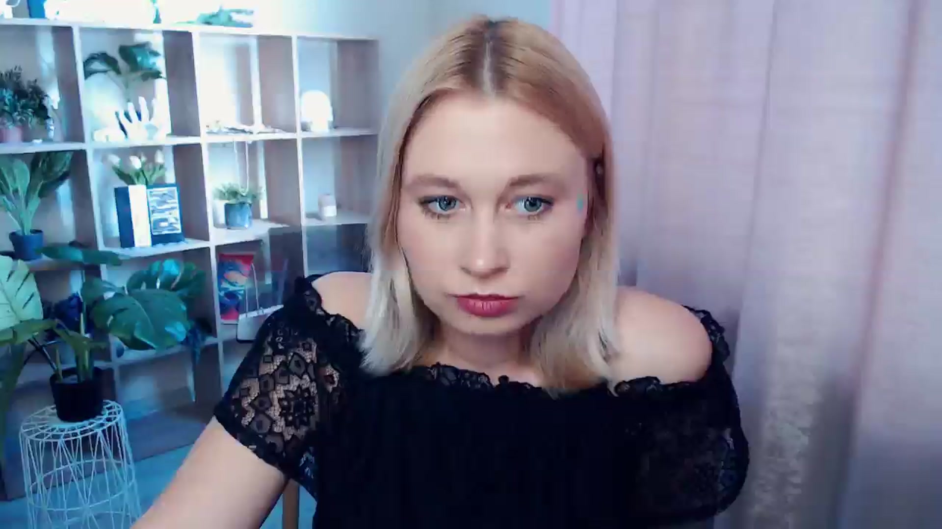 Gallery image thumbnail from Kukla_kolduna's myfreecams stream on, 07/05/2025, 14:03 image 17 of 20
