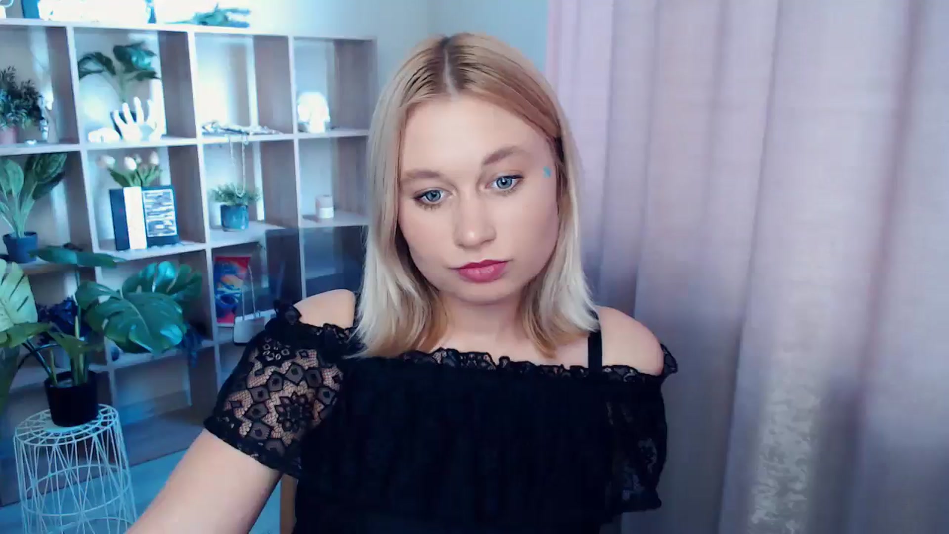 Gallery image thumbnail from Kukla_kolduna's myfreecams stream on, 07/05/2025, 15:29 image 20 of 20