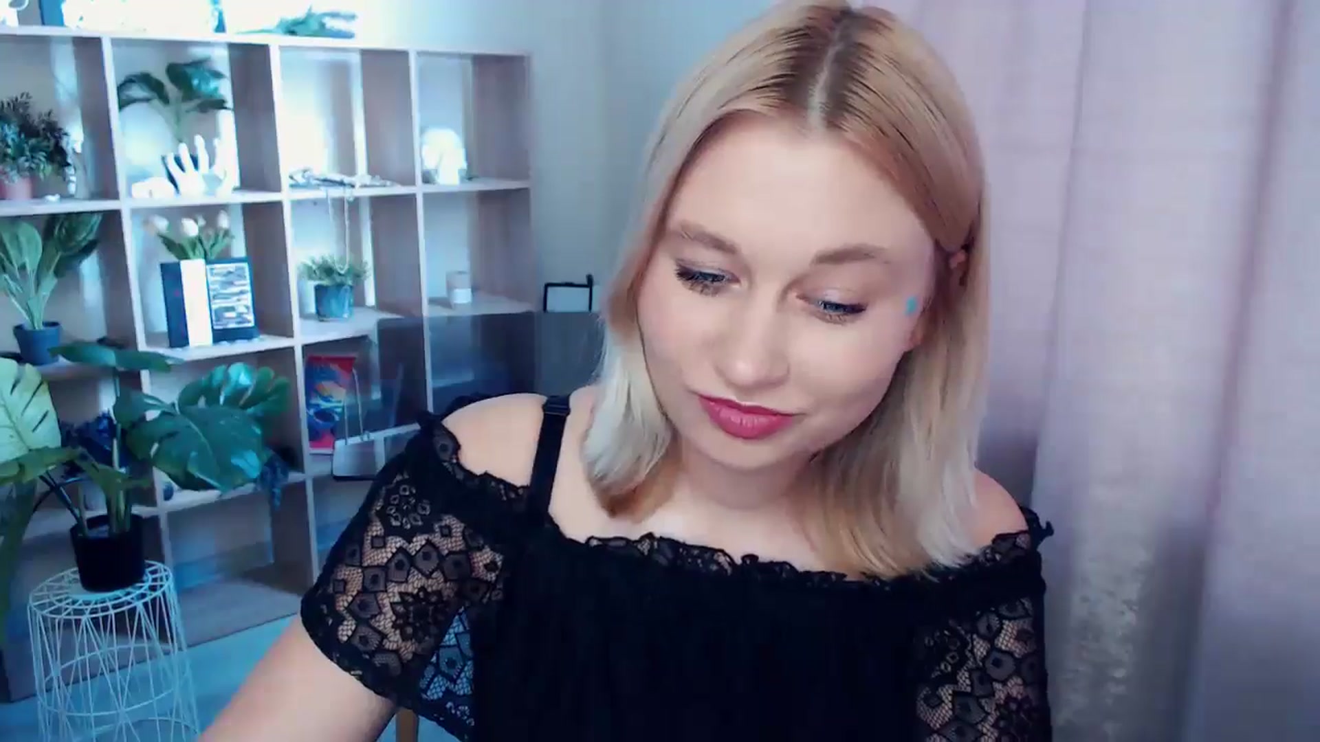Gallery image thumbnail from Kukla_kolduna's myfreecams stream on, 07/05/2025, 15:29 image 2 of 20